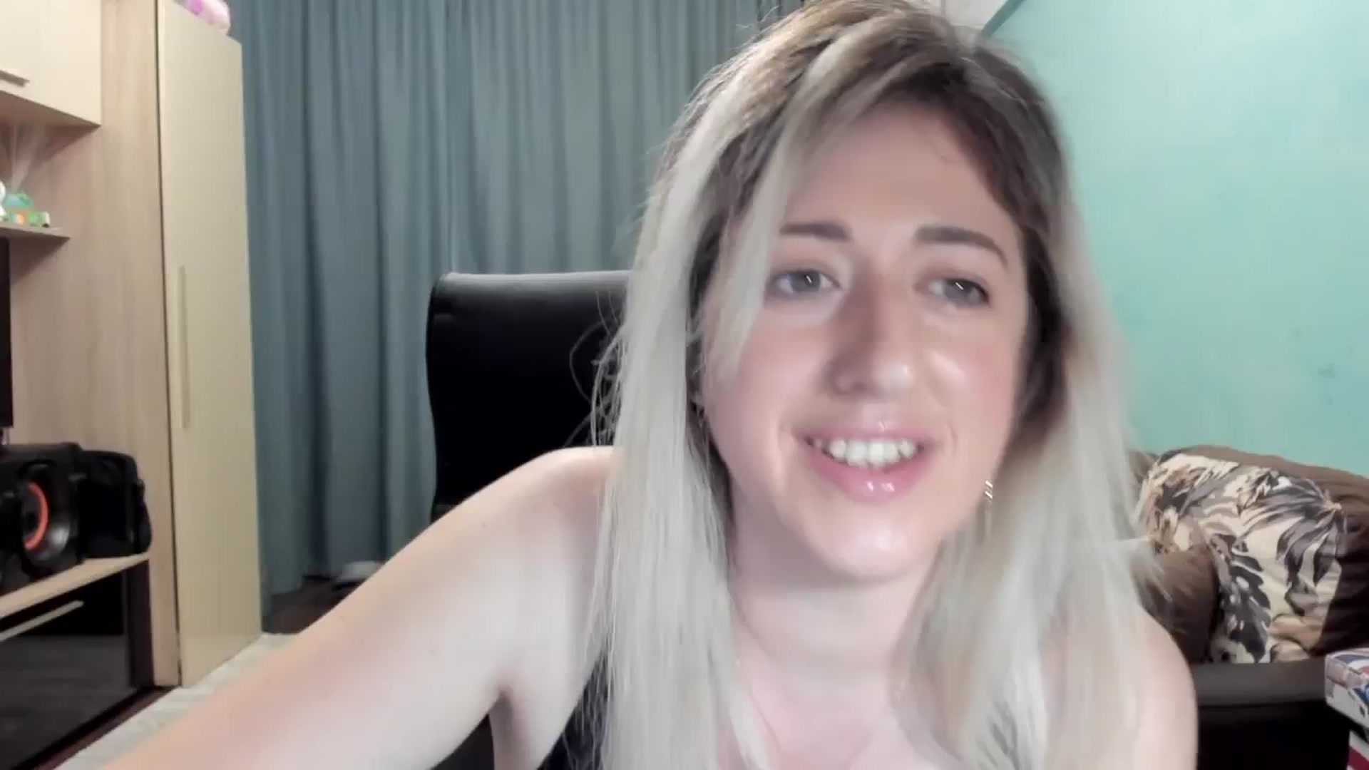 Gallery image thumbnail from SweetDelia_'s myfreecams stream on, 04/23/2026, 02:17 image 9 of 20