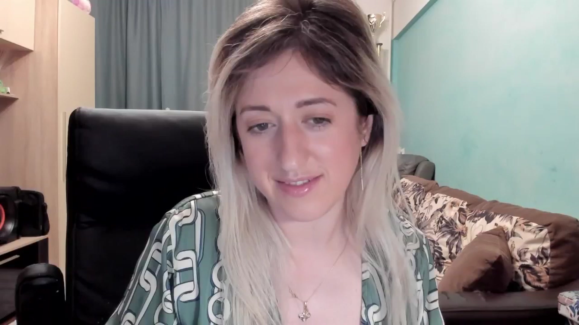 Gallery image thumbnail from SweetDelia_'s myfreecams stream on, 04/25/2026, 02:28 image 12 of 20