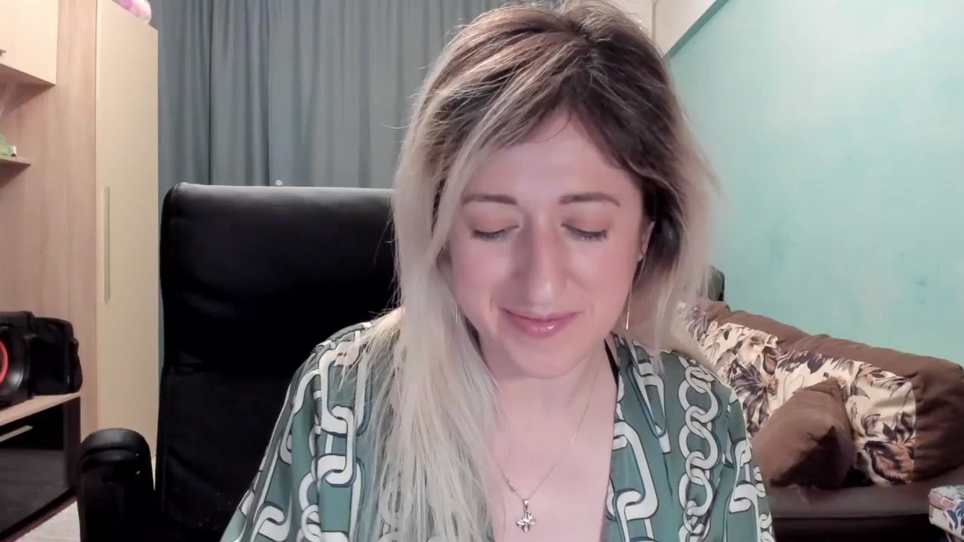 Gallery image thumbnail from SweetDelia_'s myfreecams stream on, 04/25/2026, 02:28 image 1 of 20