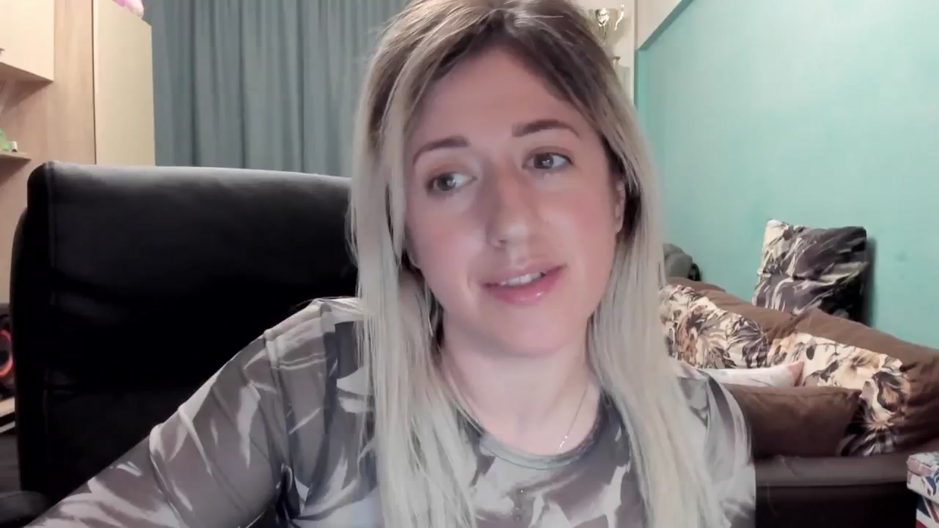 Gallery image thumbnail from SweetDelia_'s myfreecams stream on, 04/27/2026, 02:13 image 10 of 20