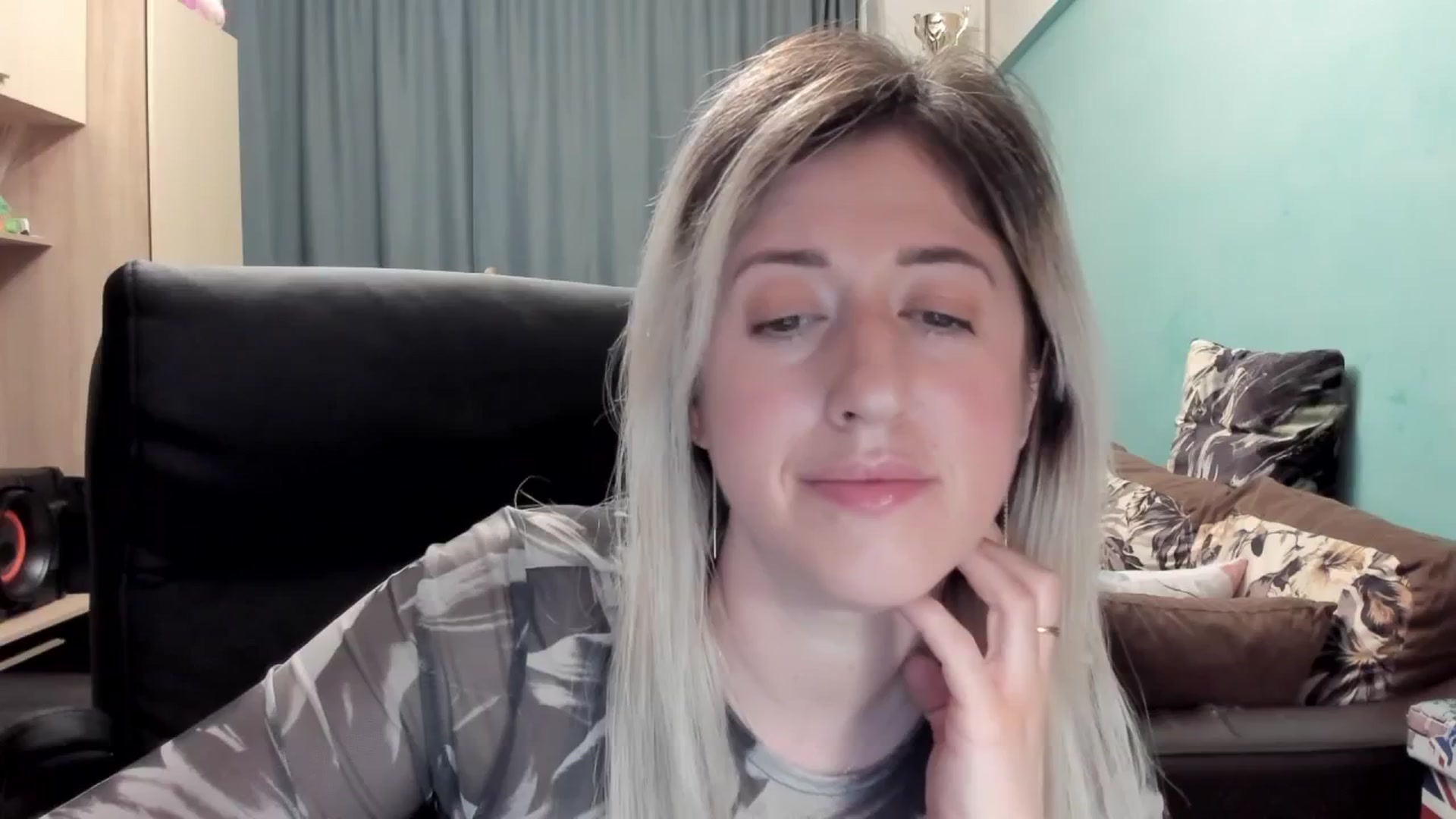 Gallery image thumbnail from SweetDelia_'s myfreecams stream on, 04/27/2026, 02:13 image 1 of 20