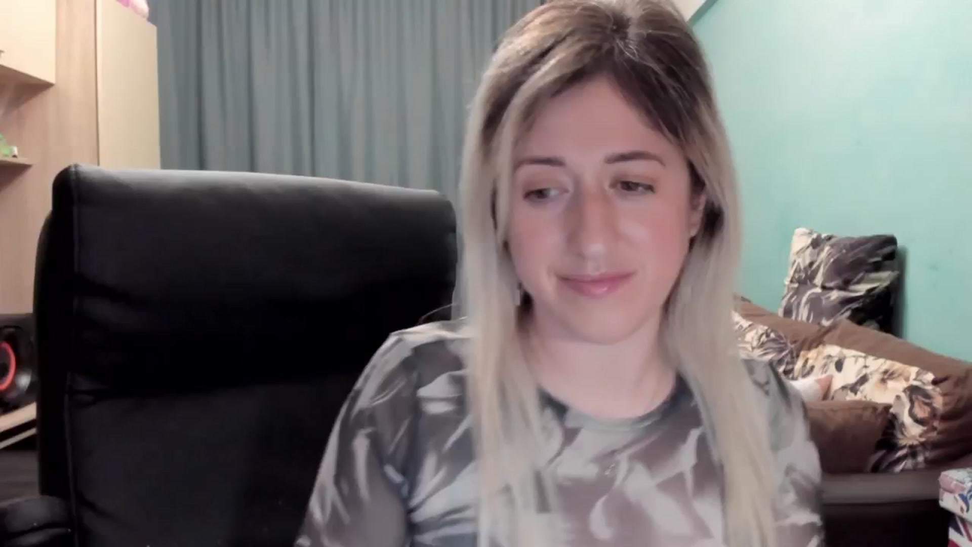 Gallery image thumbnail from SweetDelia_'s myfreecams stream on, 04/27/2026, 02:13 image 14 of 20