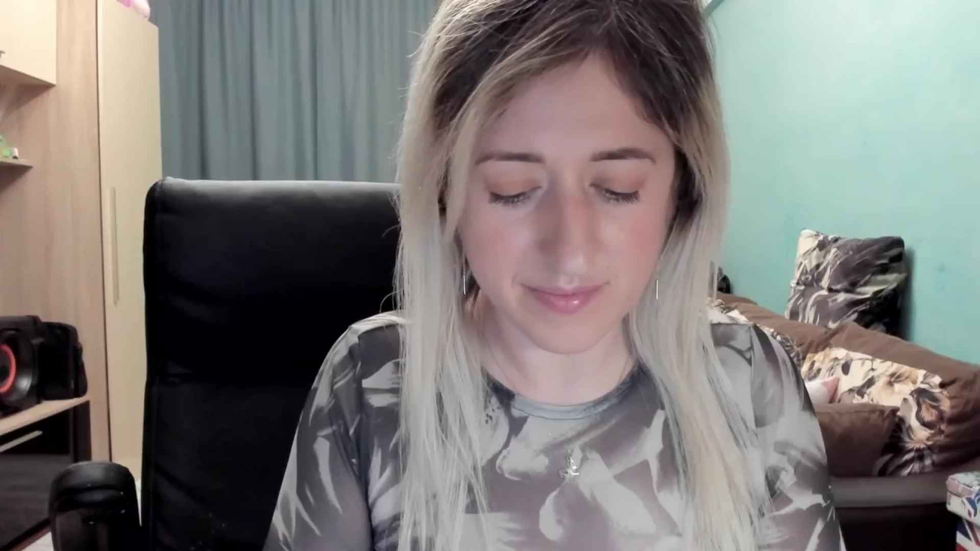 Gallery image thumbnail from SweetDelia_'s myfreecams stream on, 04/27/2026, 02:13 image 15 of 20