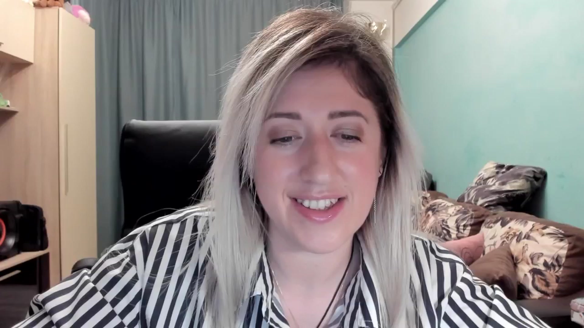 Gallery image thumbnail from SweetDelia_'s myfreecams stream on, 04/28/2026, 24:00 image 3 of 20