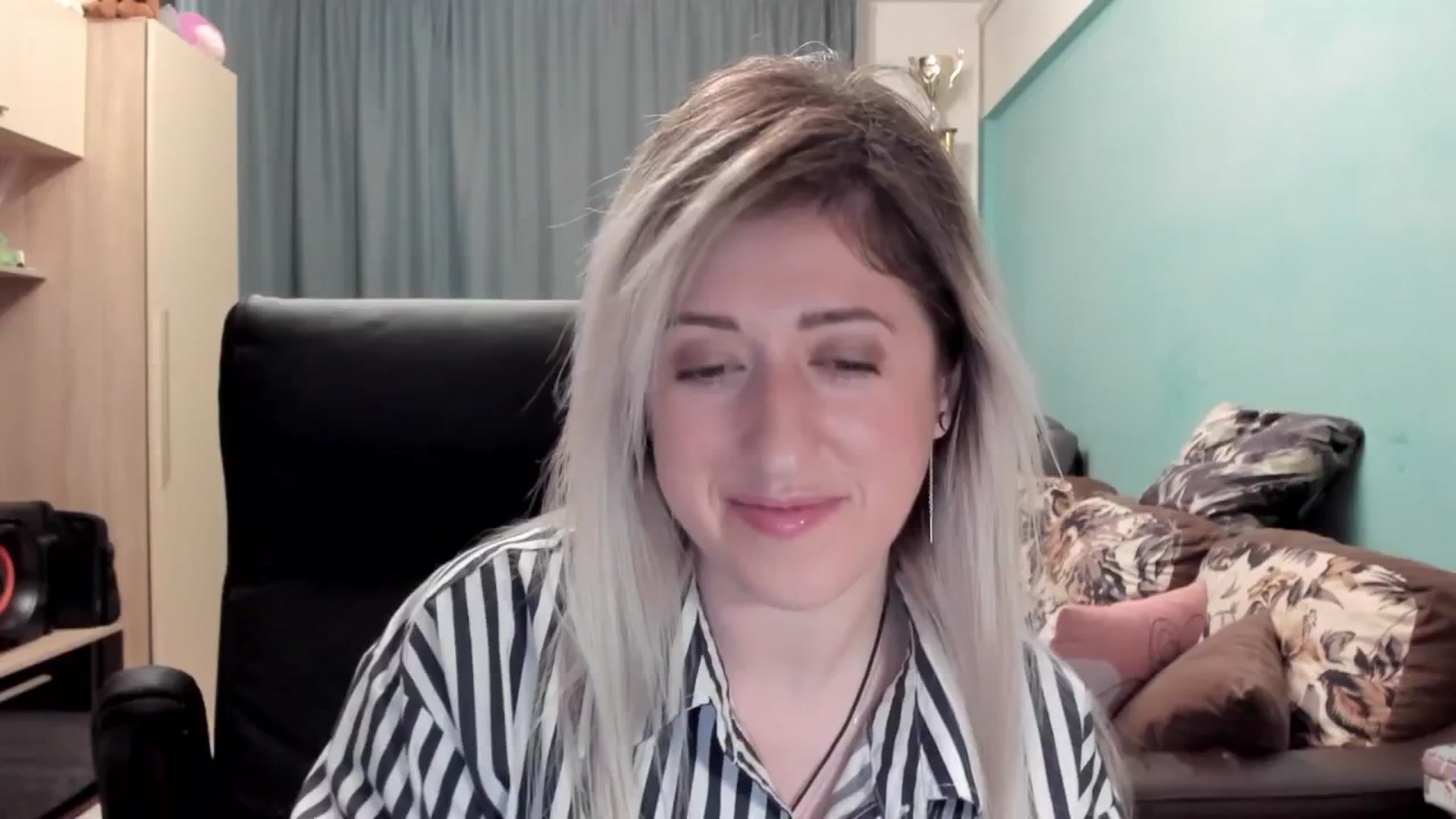 Gallery image thumbnail from SweetDelia_'s myfreecams stream on, 04/28/2026, 24:00 image 10 of 20