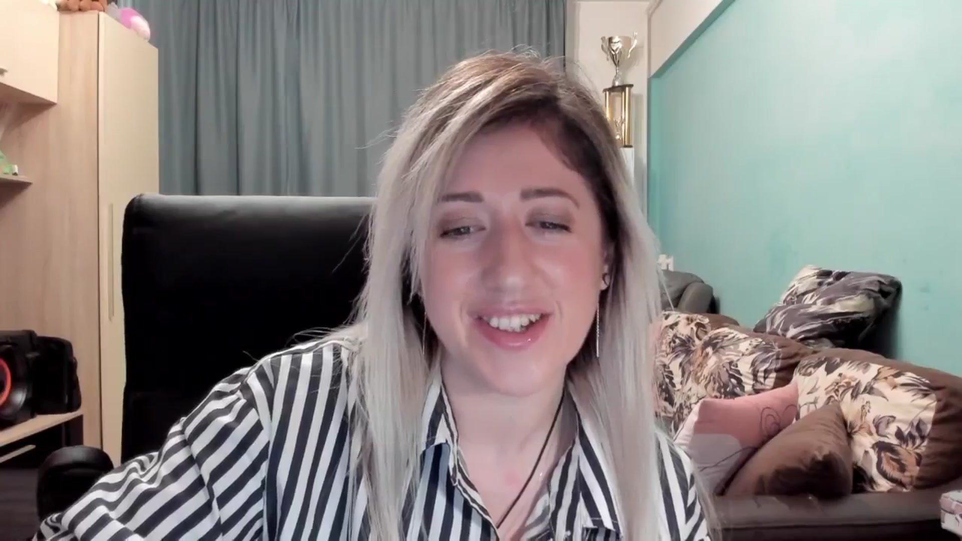 Gallery image thumbnail from SweetDelia_'s myfreecams stream on, 04/28/2026, 24:00 image 15 of 20