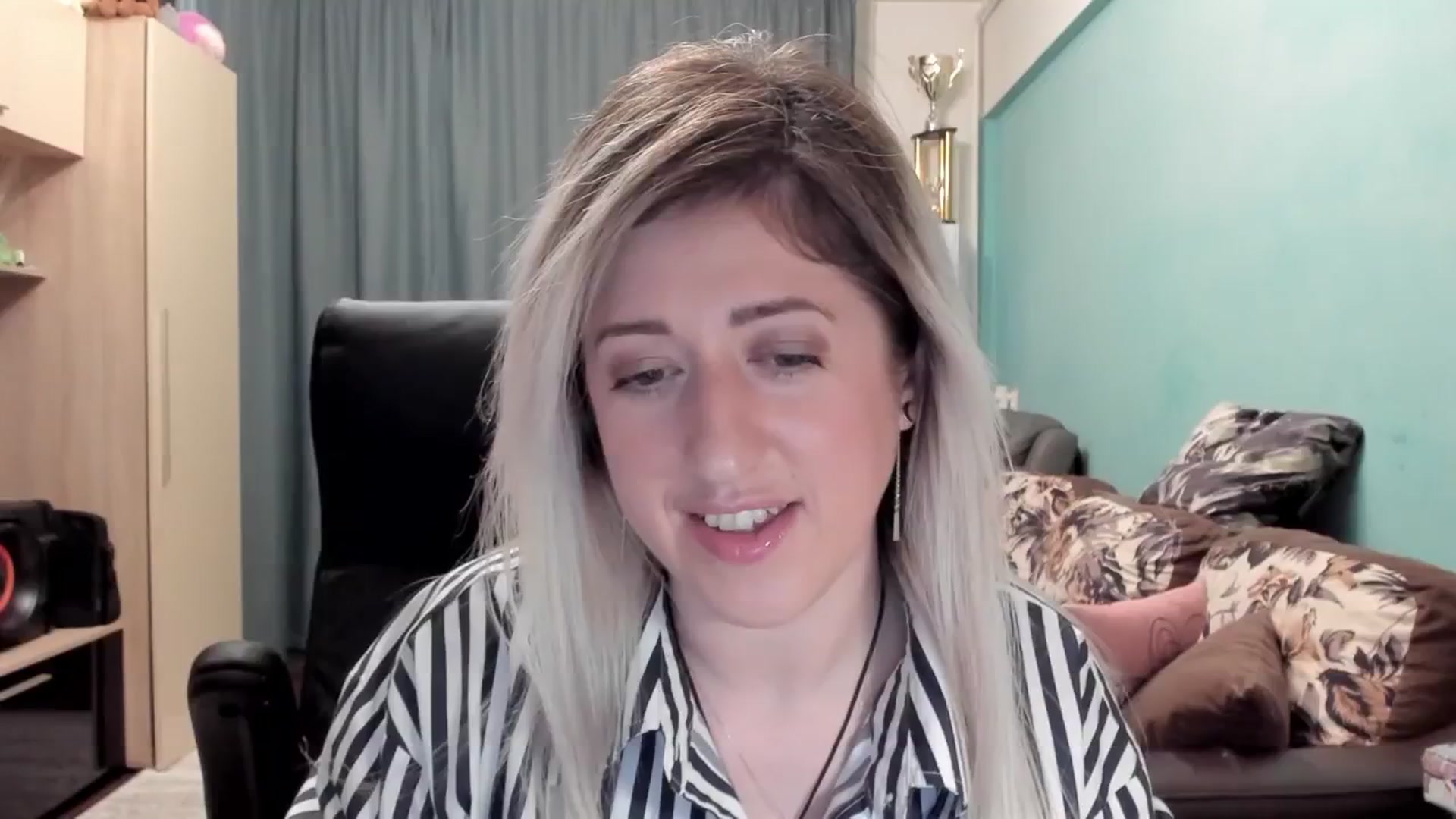 Gallery image thumbnail from SweetDelia_'s myfreecams stream on, 04/28/2026, 24:00 image 4 of 20