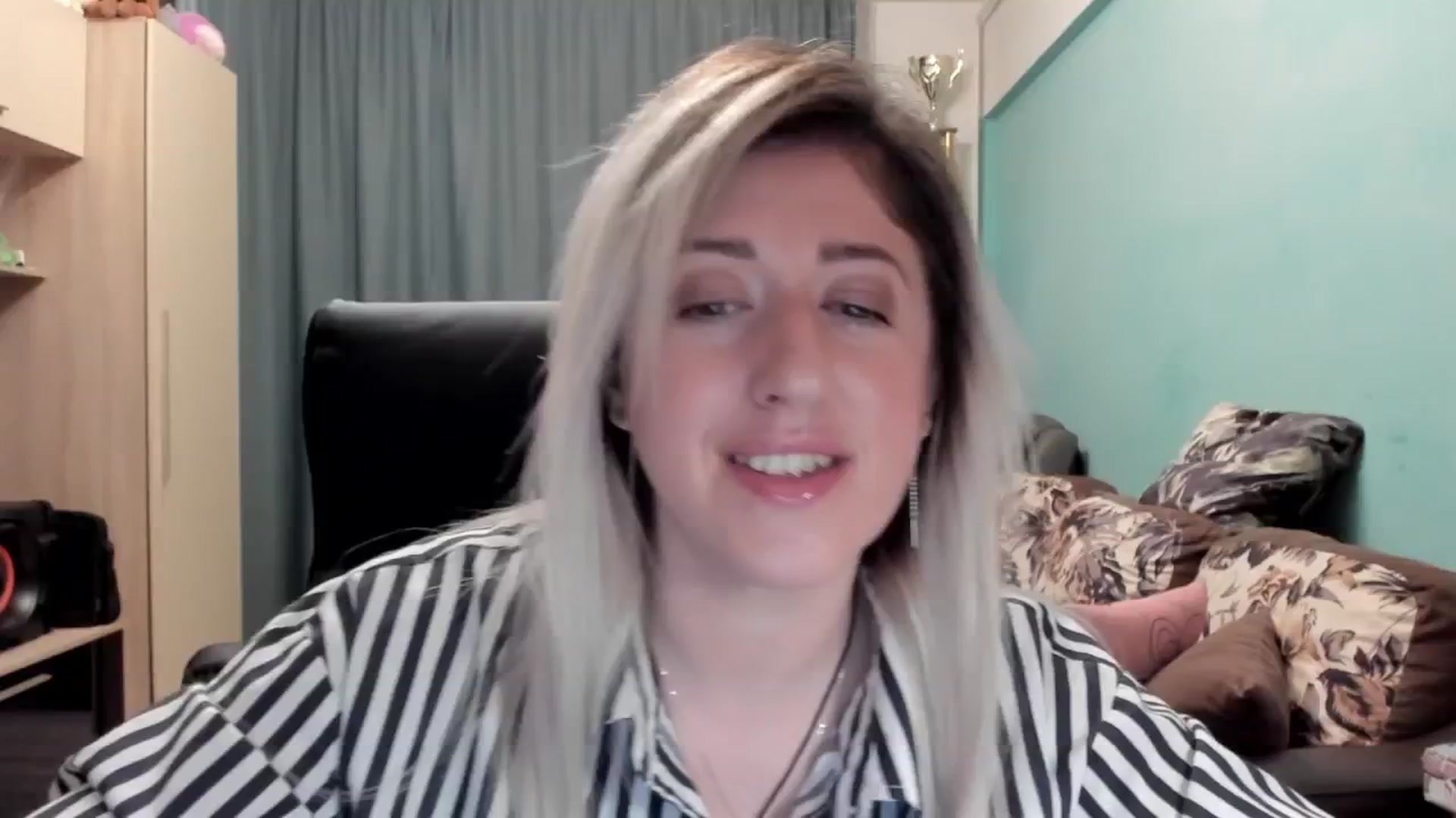 Gallery image thumbnail from SweetDelia_'s myfreecams stream on, 04/28/2026, 24:00 image 5 of 20