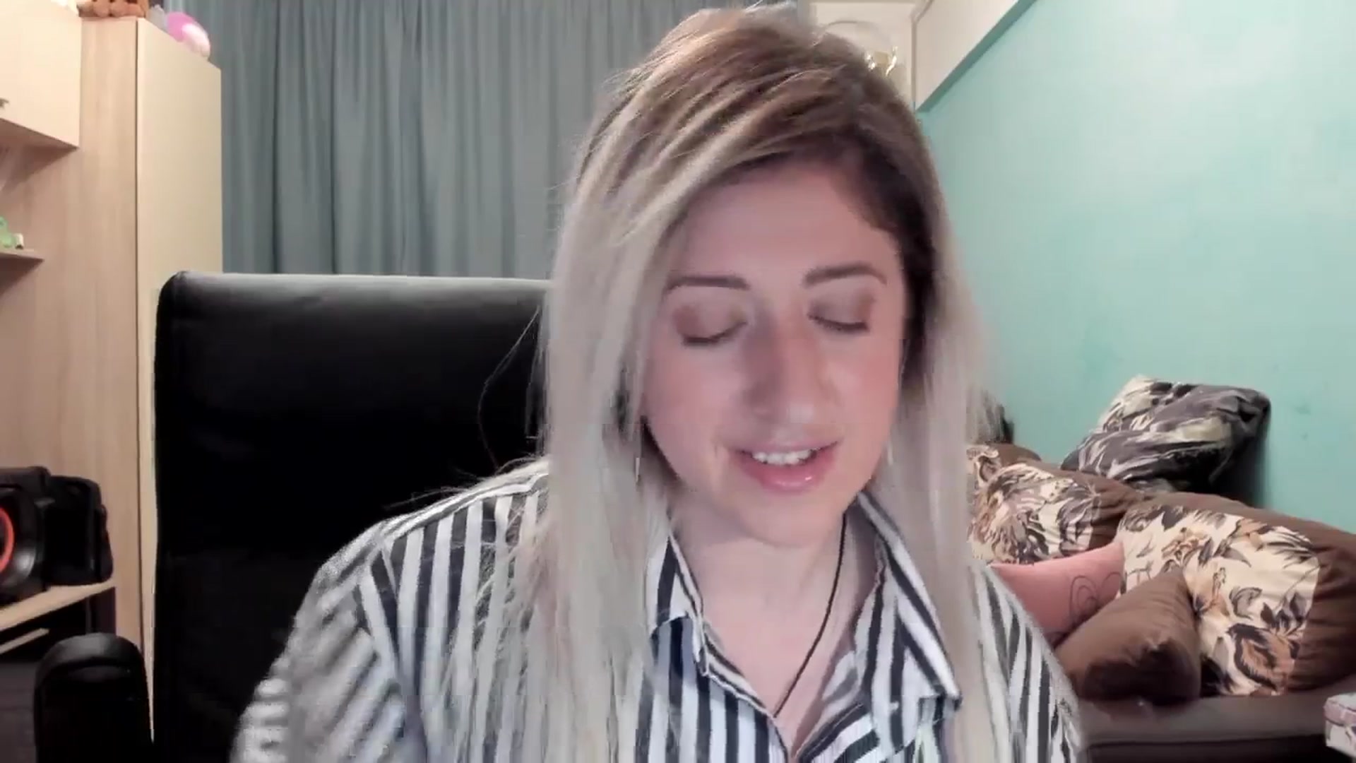 Gallery image thumbnail from SweetDelia_'s myfreecams stream on, 04/28/2026, 24:00 image 18 of 20