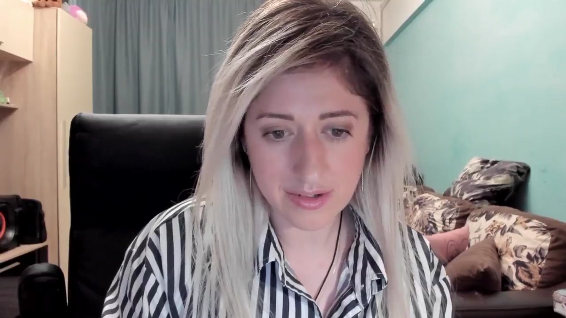Gallery image thumbnail from SweetDelia_'s myfreecams stream on, 04/28/2026, 24:00 image 19 of 20