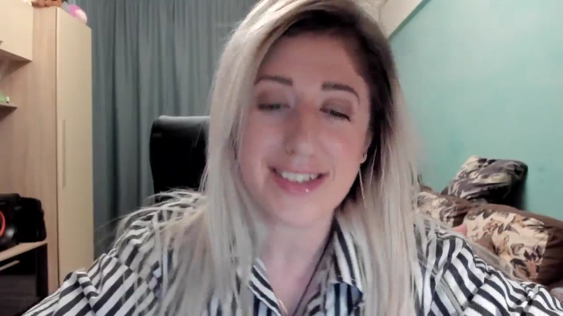 Gallery image thumbnail from SweetDelia_'s myfreecams stream on, 04/28/2026, 24:00 image 16 of 20
