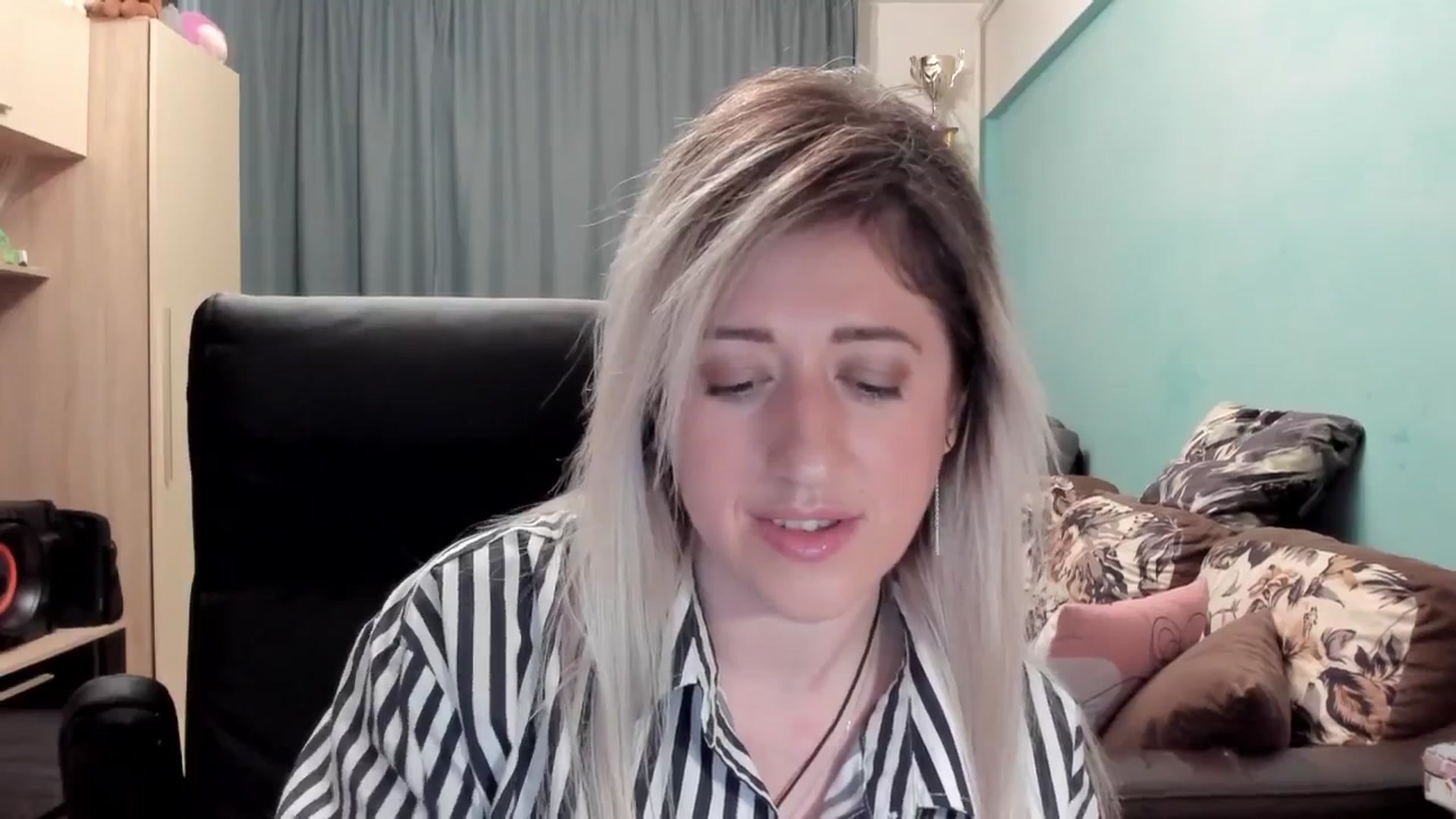 Gallery image thumbnail from SweetDelia_'s myfreecams stream on, 04/28/2026, 24:00 image 14 of 20