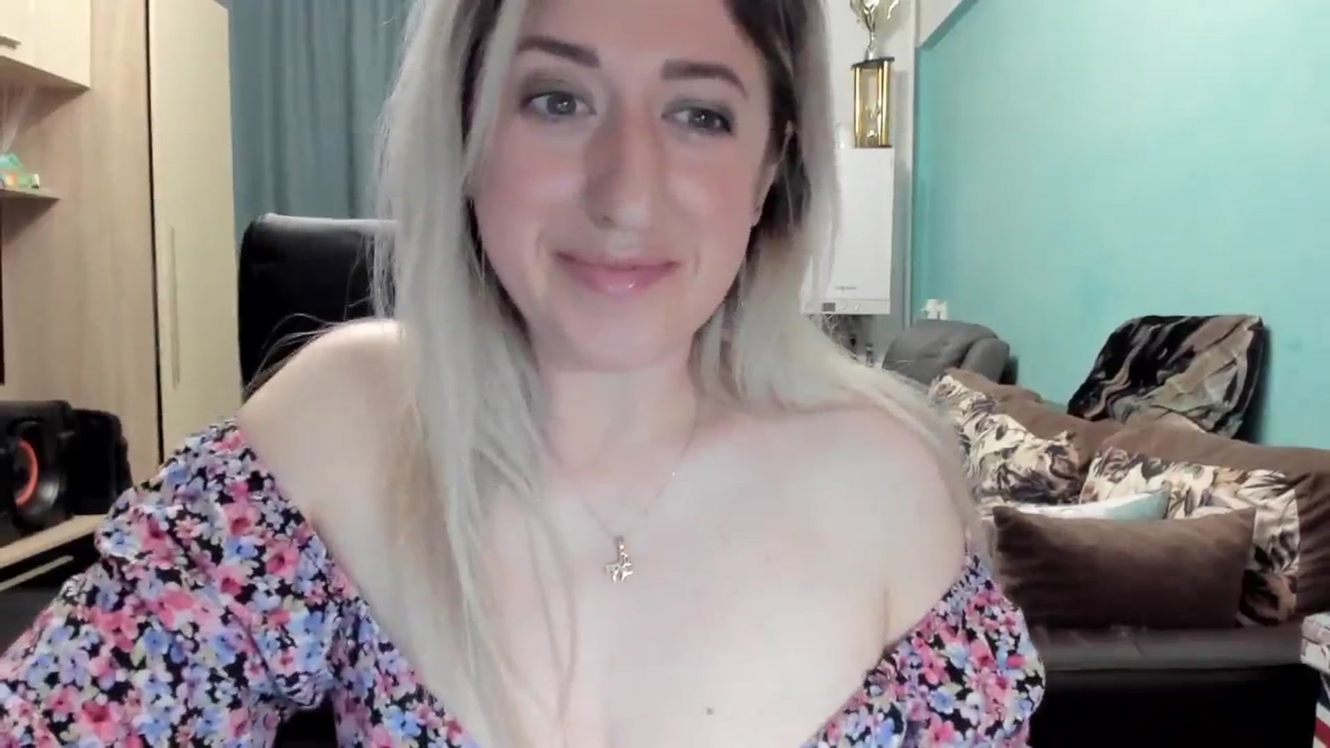 Gallery image thumbnail from SweetDelia_'s myfreecams stream on, 04/30/2026, 24:28 image 16 of 20