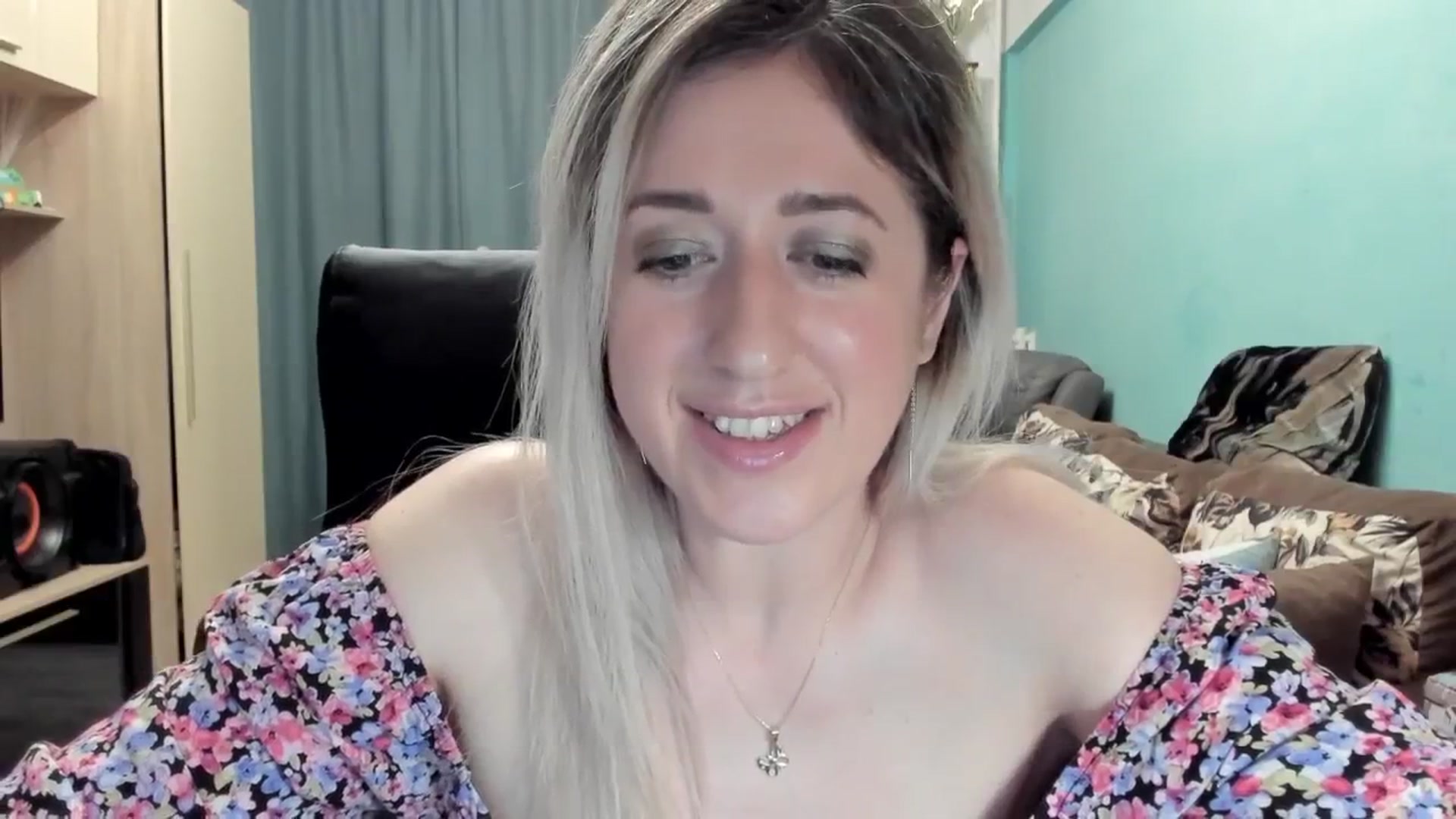 Gallery image thumbnail from SweetDelia_'s myfreecams stream on, 04/30/2026, 24:28 image 12 of 20