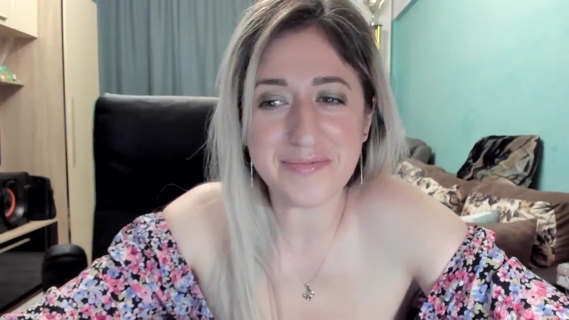 Gallery image thumbnail from SweetDelia_'s myfreecams stream on, 04/30/2026, 24:28 image 19 of 20