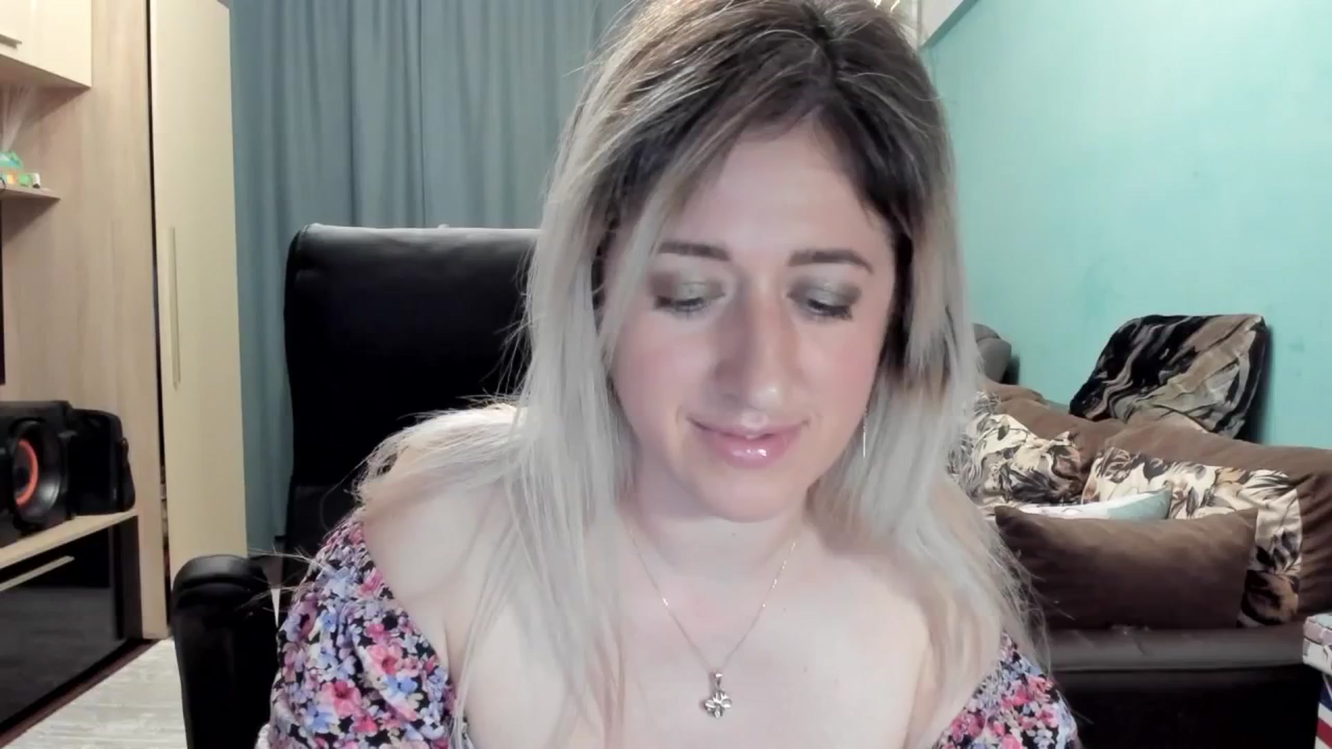 Gallery image thumbnail from SweetDelia_'s myfreecams stream on, 04/30/2026, 24:28 image 2 of 20