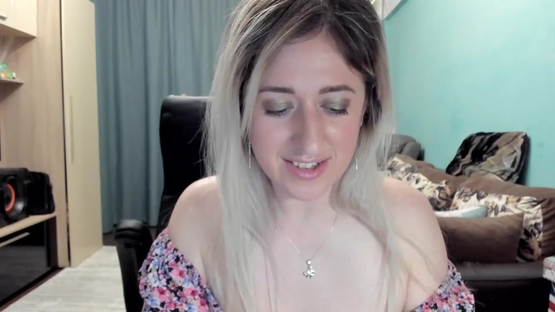 Gallery image thumbnail from SweetDelia_'s myfreecams stream on, 04/30/2026, 24:28 image 18 of 20