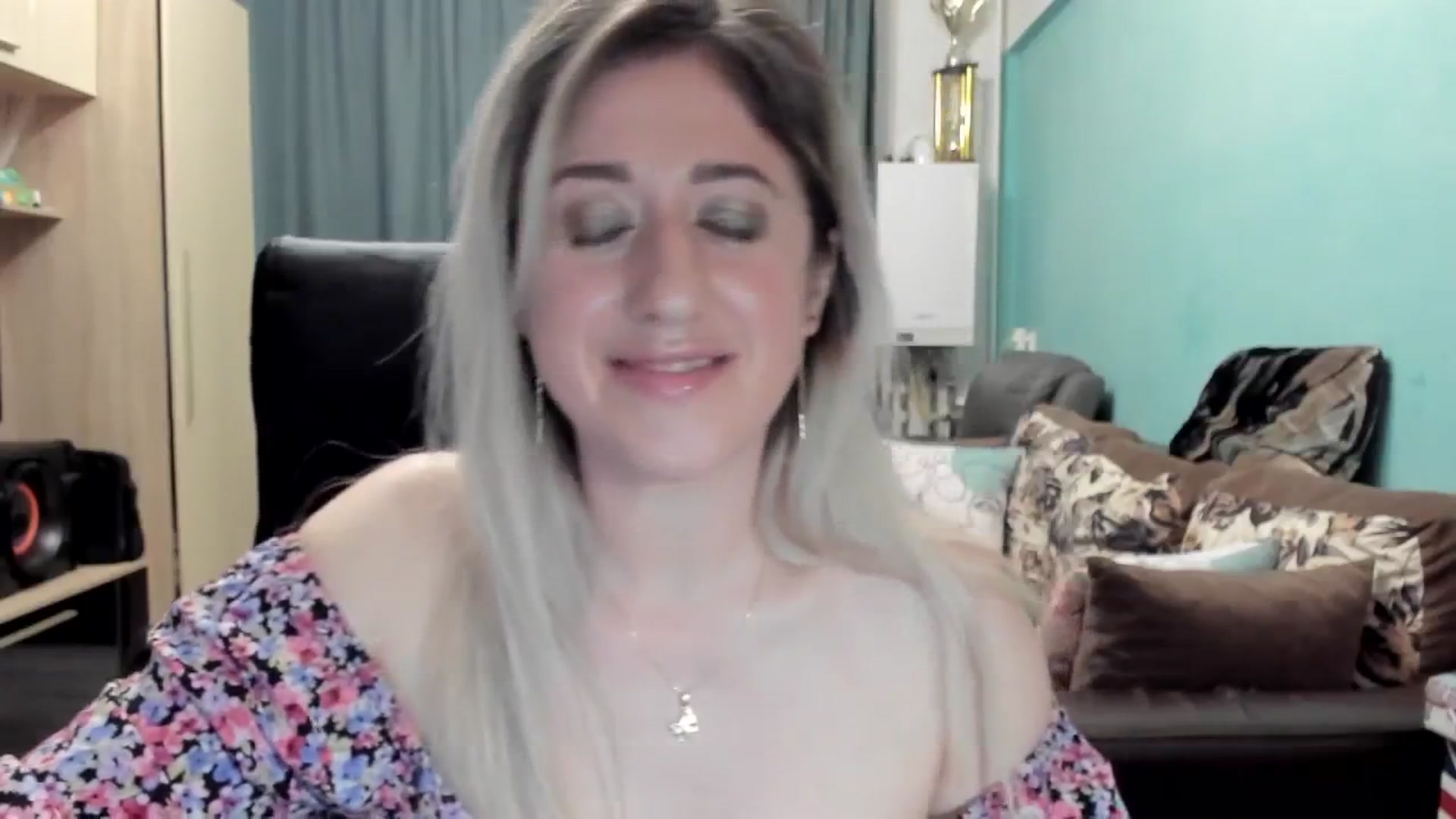 Gallery image thumbnail from SweetDelia_'s myfreecams stream on, 04/30/2026, 24:28 image 17 of 20