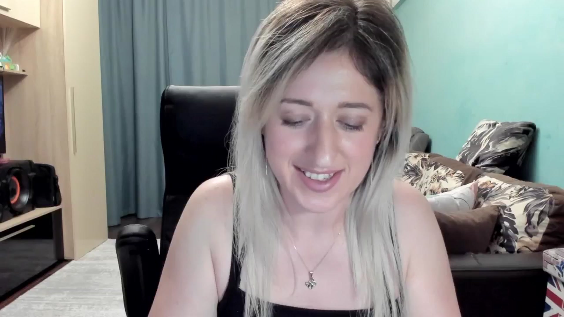 Gallery image thumbnail from SweetDelia_'s myfreecams stream on, 05/05/2026, 24:41 image 16 of 20