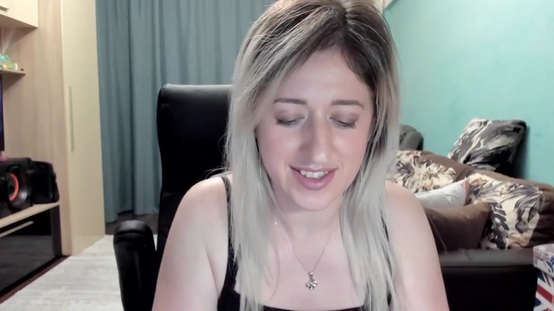 Gallery image thumbnail from SweetDelia_'s myfreecams stream on, 05/05/2026, 24:41 image 14 of 20
