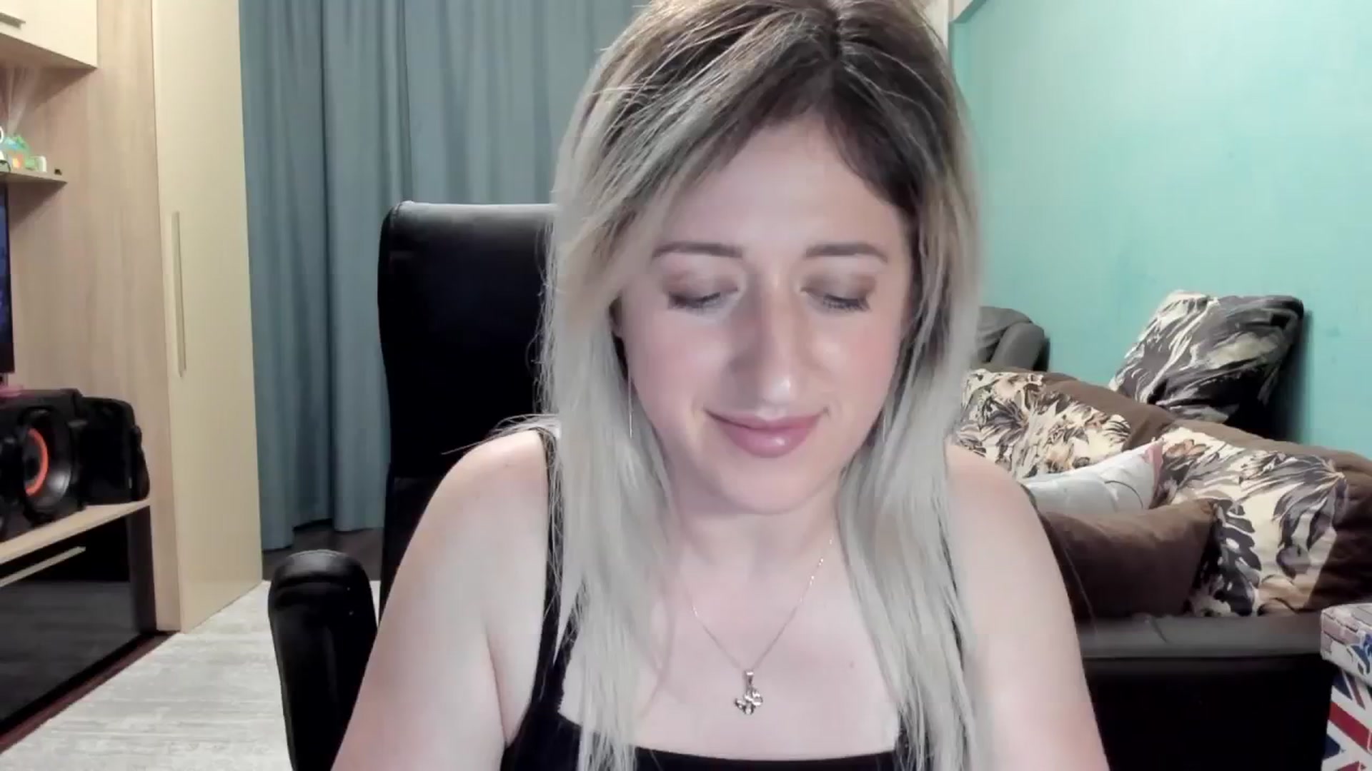 Gallery image thumbnail from SweetDelia_'s myfreecams stream on, 05/05/2026, 24:41 image 3 of 20