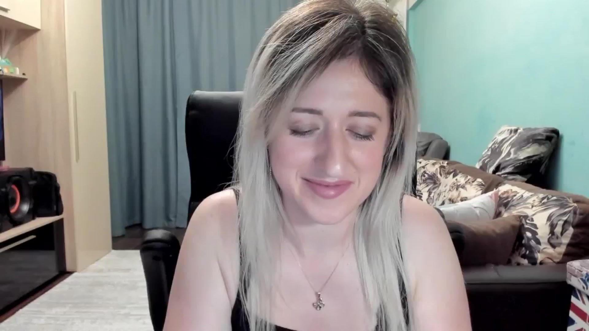 Gallery image thumbnail from SweetDelia_'s myfreecams stream on, 05/05/2026, 24:41 image 18 of 20