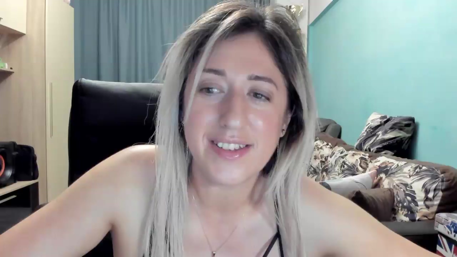 Gallery image thumbnail from SweetDelia_'s myfreecams stream on, 05/08/2026, 24:56 image 19 of 20