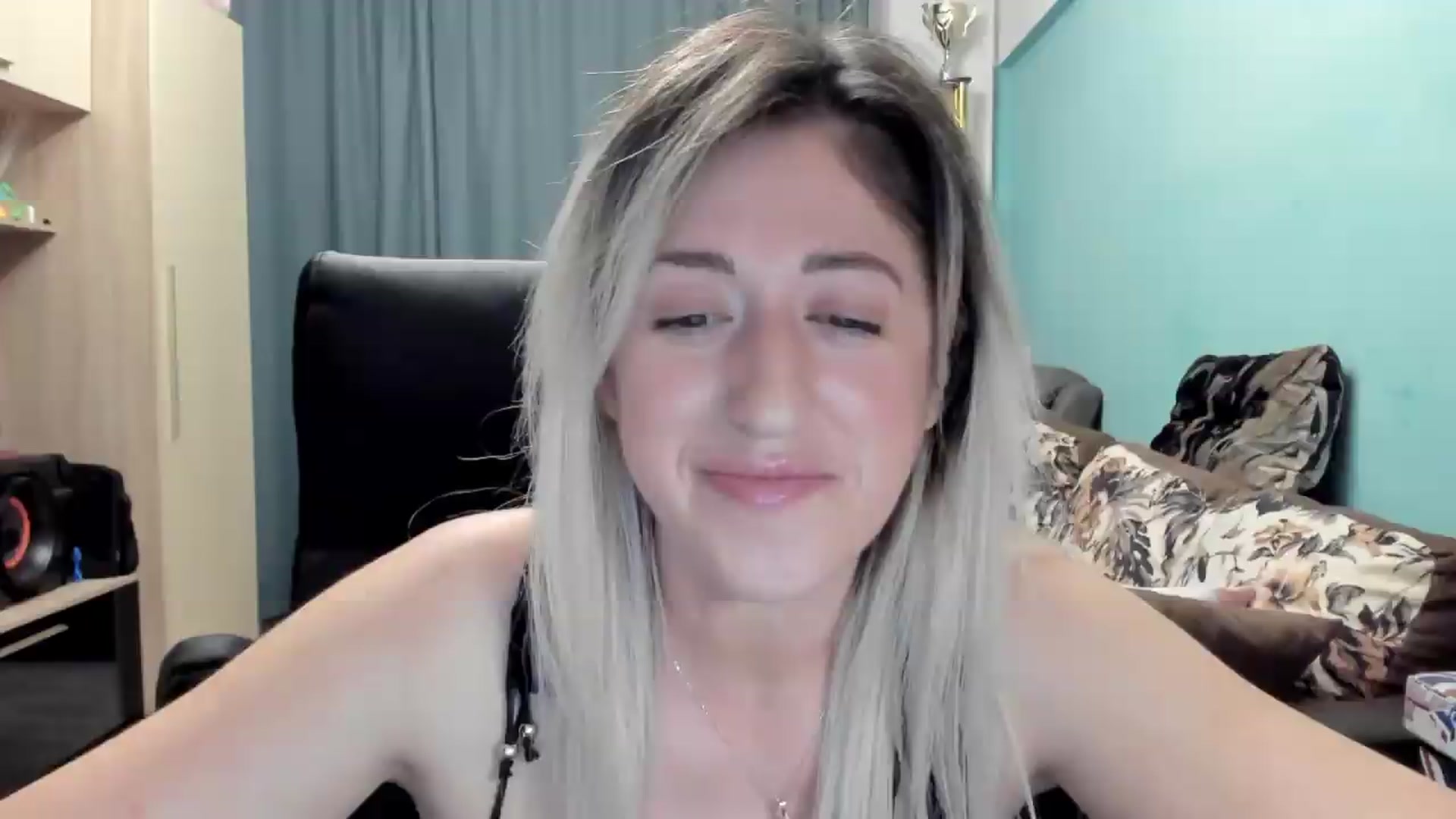 Gallery image thumbnail from SweetDelia_'s myfreecams stream on, 05/12/2026, 24:27 image 10 of 20