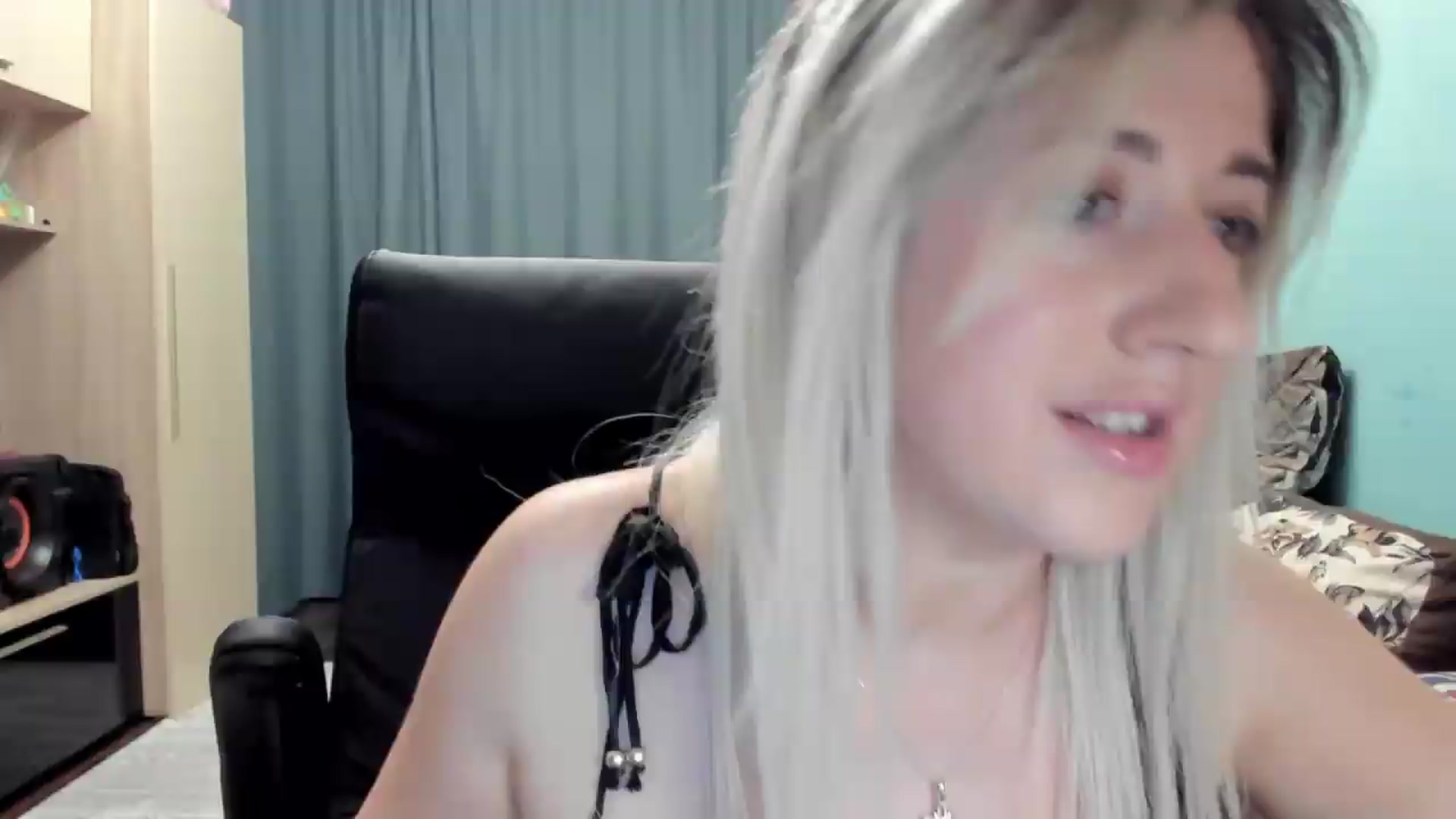 Gallery image thumbnail from SweetDelia_'s myfreecams stream on, 05/12/2026, 24:27 image 17 of 20
