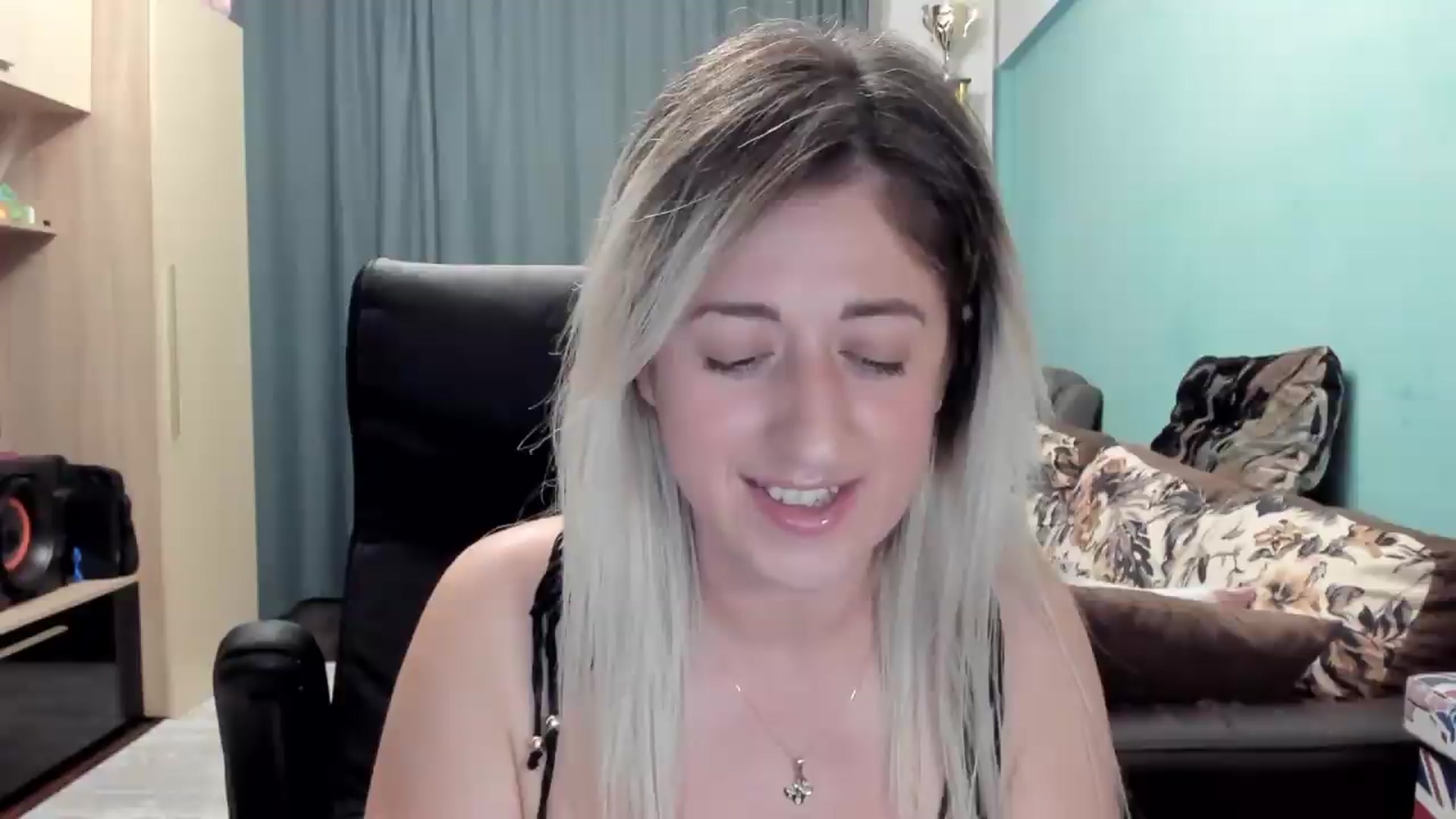 Gallery image thumbnail from SweetDelia_'s myfreecams stream on, 05/12/2026, 24:27 image 11 of 20