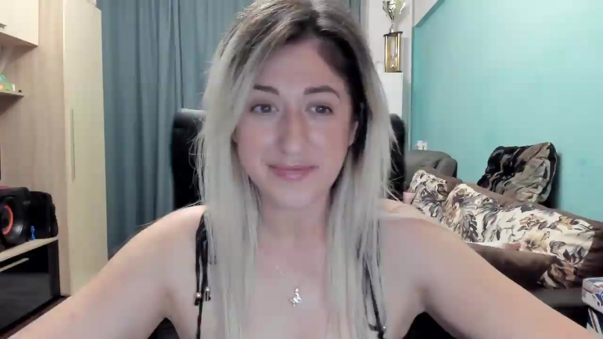 Gallery image thumbnail from SweetDelia_'s myfreecams stream on, 05/12/2026, 24:27 image 14 of 20