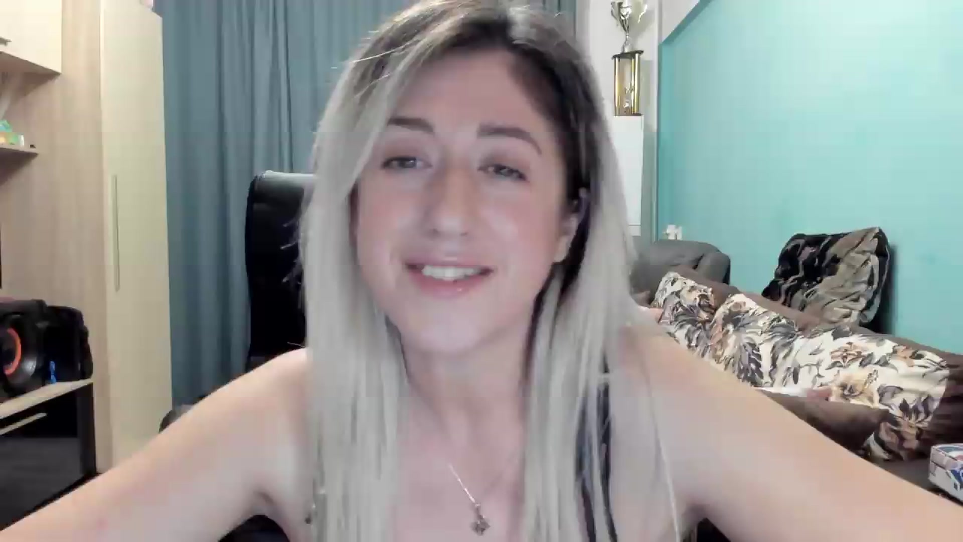 Gallery image thumbnail from SweetDelia_'s myfreecams stream on, 05/12/2026, 24:27 image 12 of 20