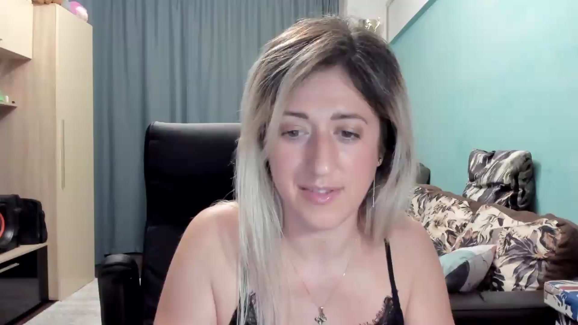 Gallery image thumbnail from SweetDelia_'s myfreecams stream on, 05/14/2026, 24:17 image 13 of 20