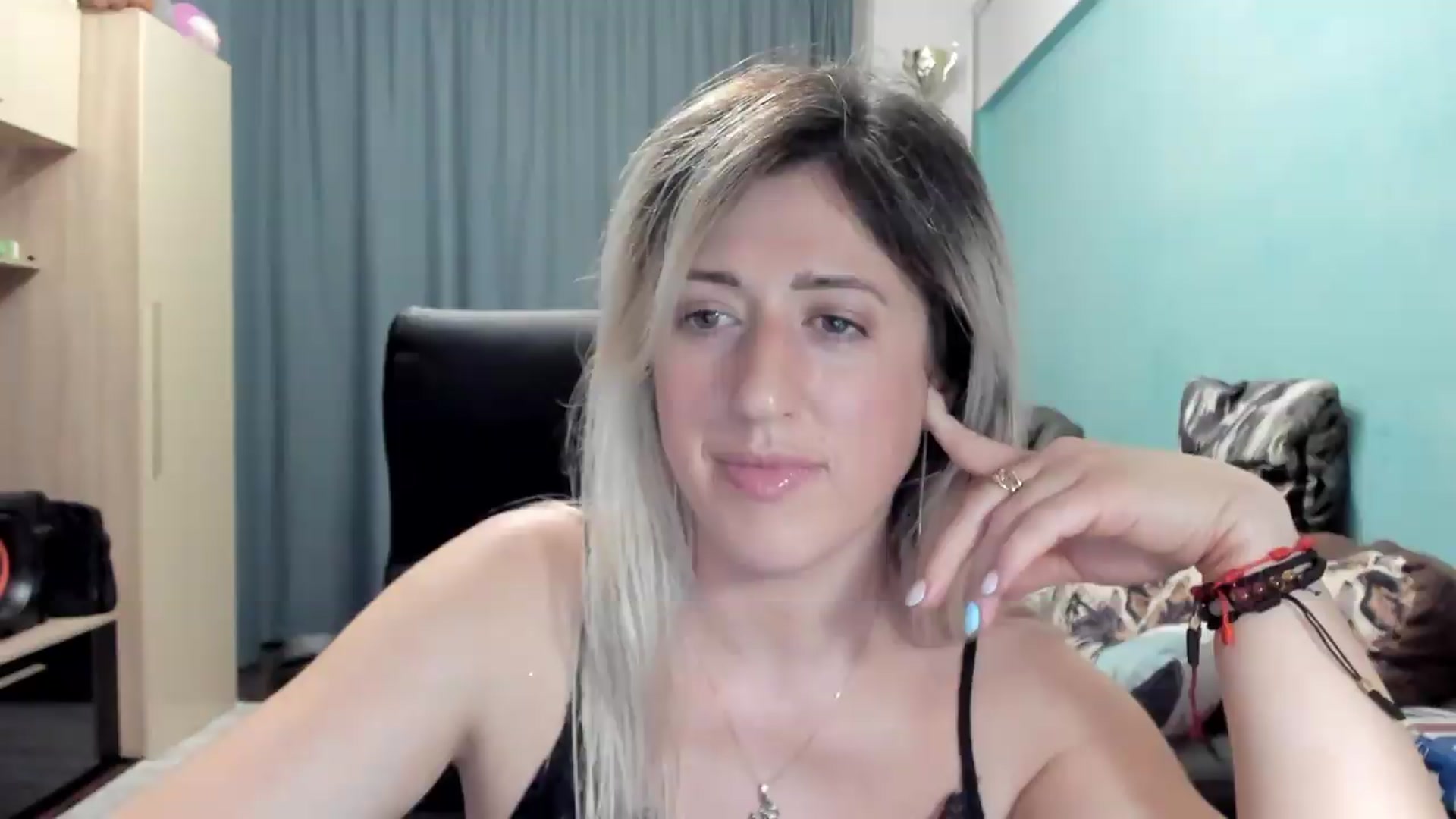 Gallery image thumbnail from SweetDelia_'s myfreecams stream on, 05/14/2026, 24:17 image 1 of 20