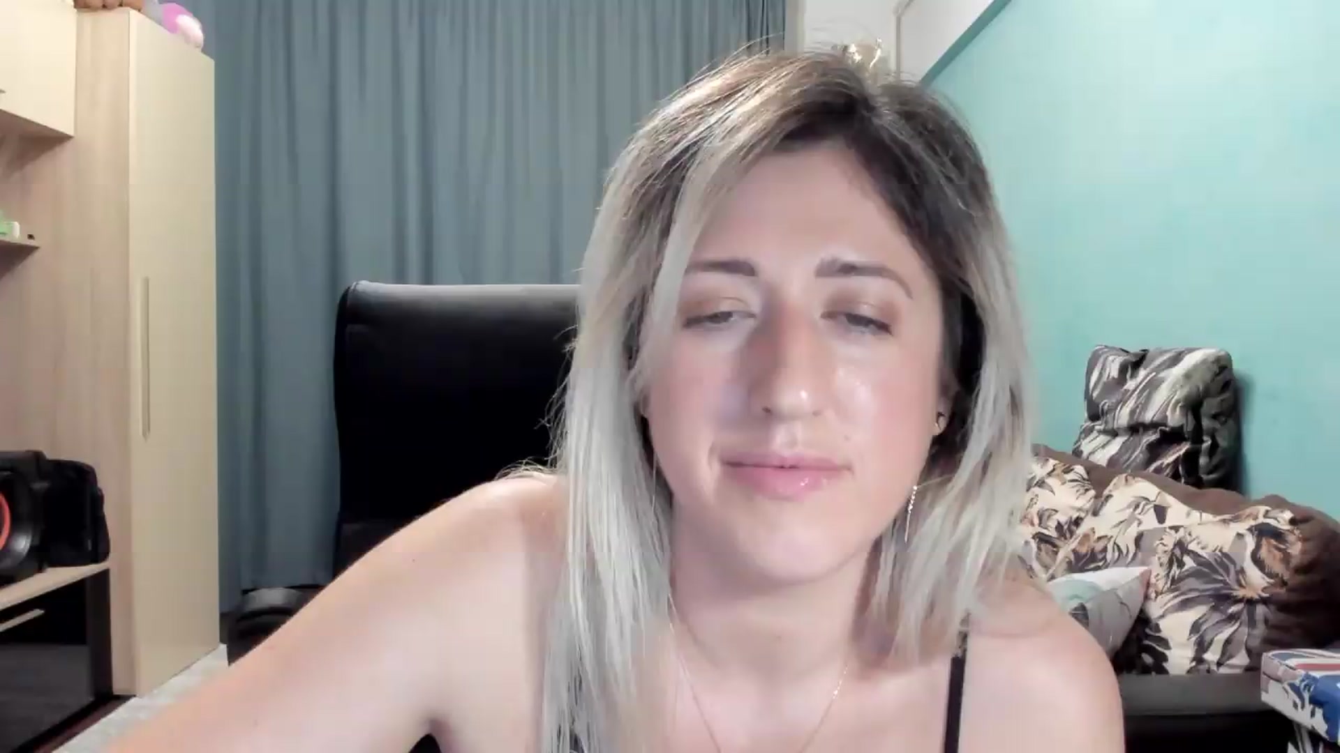Gallery image thumbnail from SweetDelia_'s myfreecams stream on, 05/14/2026, 24:17 image 12 of 20
