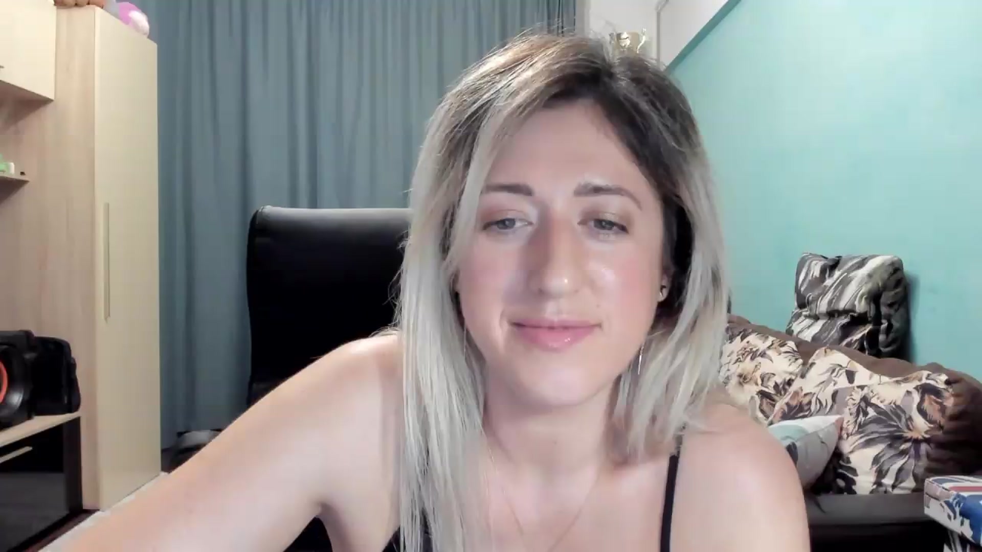 Gallery image thumbnail from SweetDelia_'s myfreecams stream on, 05/14/2026, 24:17 image 10 of 20