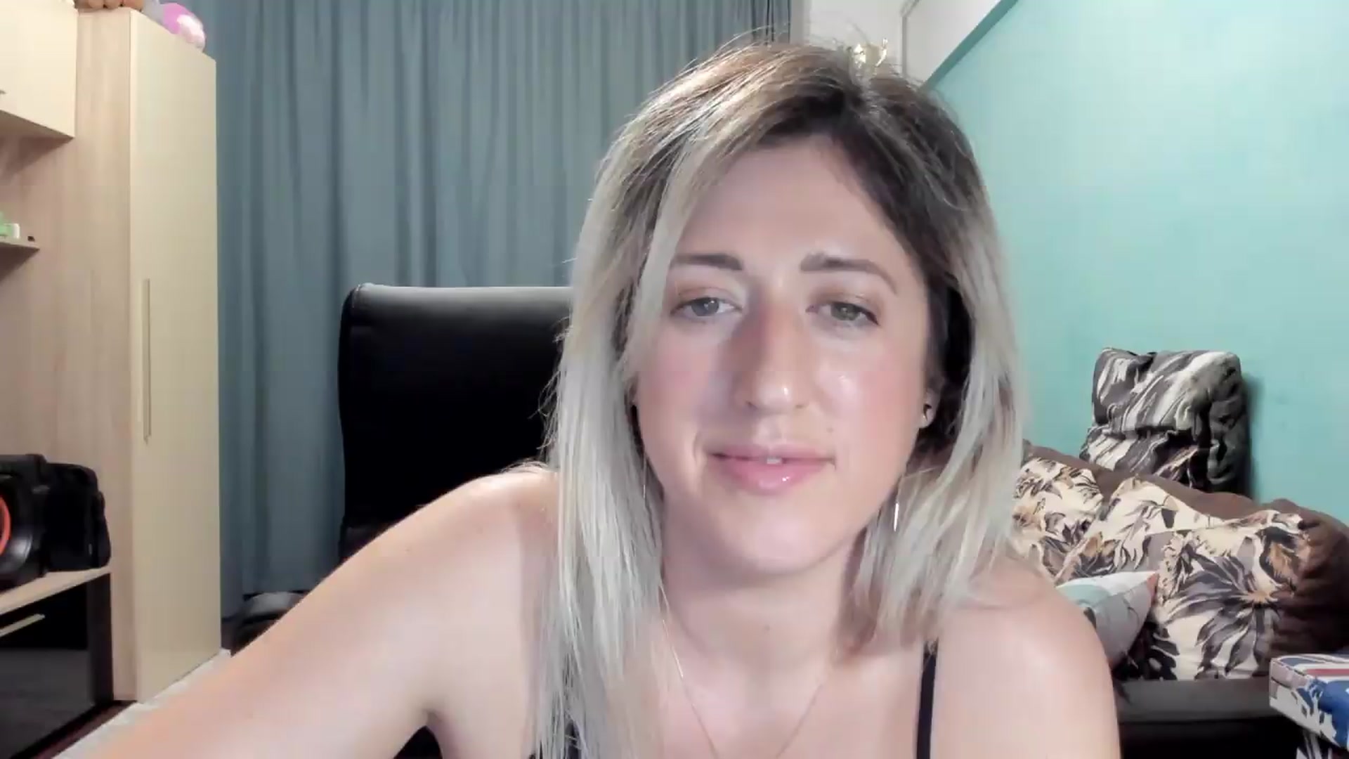 Gallery image thumbnail from SweetDelia_'s myfreecams stream on, 05/14/2026, 24:17 image 11 of 20
