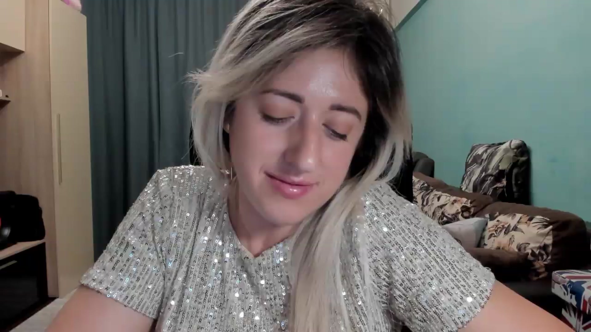 Gallery image thumbnail from SweetDelia_'s myfreecams stream on, 05/15/2026, 02:31 image 18 of 20