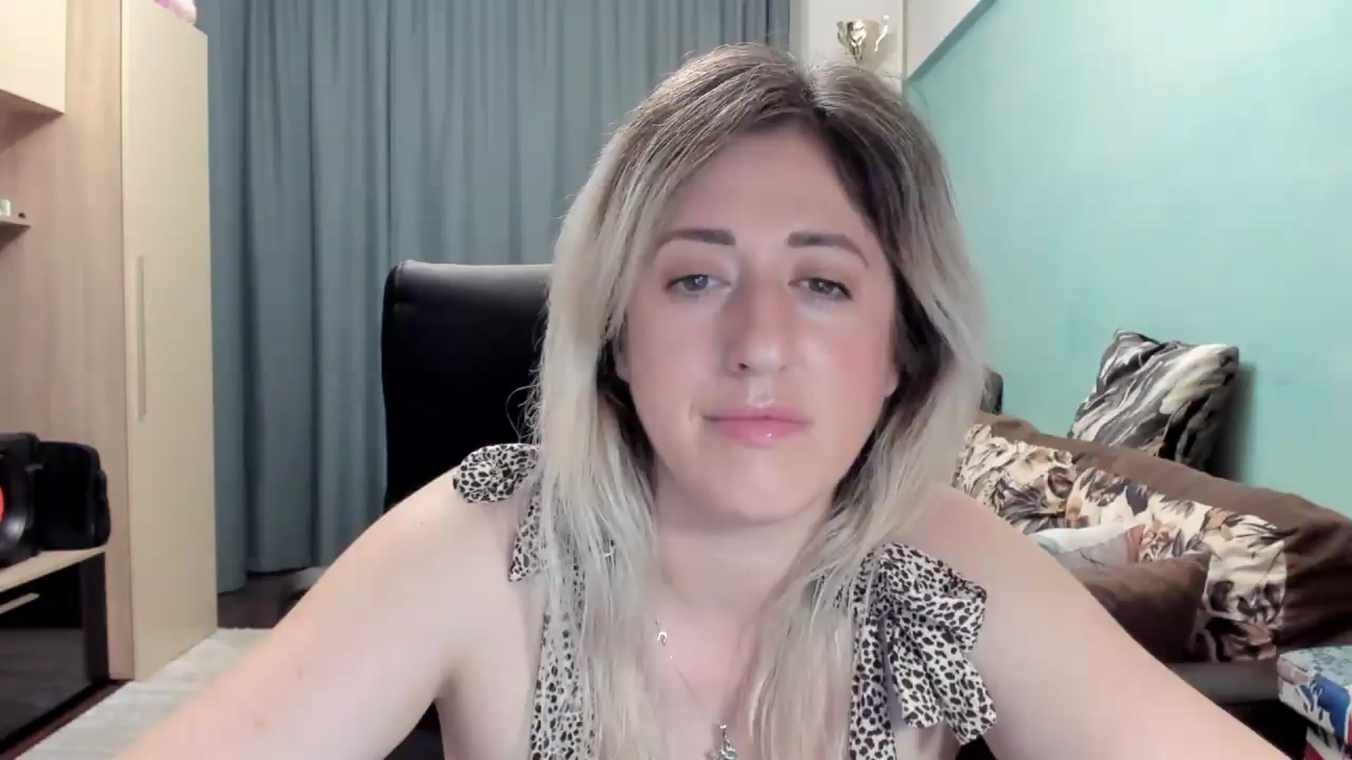 Gallery image thumbnail from SweetDelia_'s myfreecams stream on, 05/18/2026, 23:29 image 13 of 20