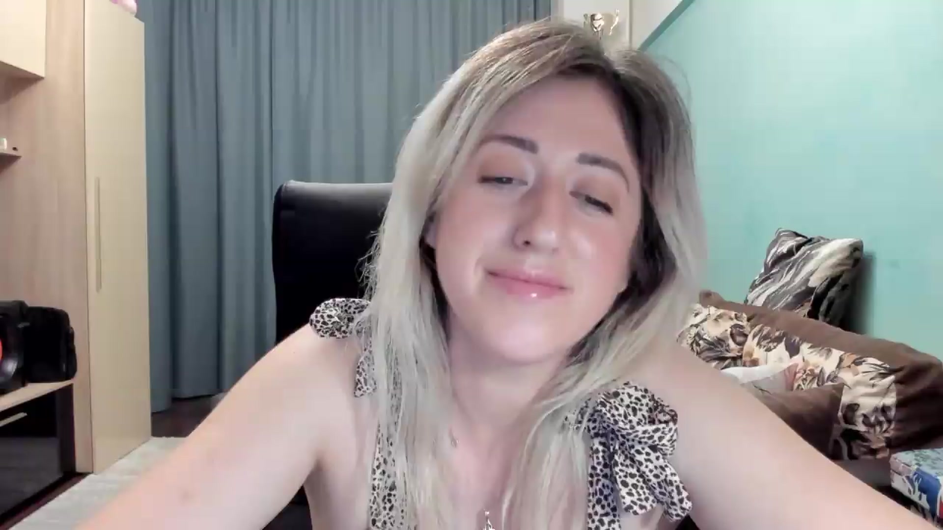 Gallery image thumbnail from SweetDelia_'s myfreecams stream on, 05/18/2026, 23:29 image 4 of 20