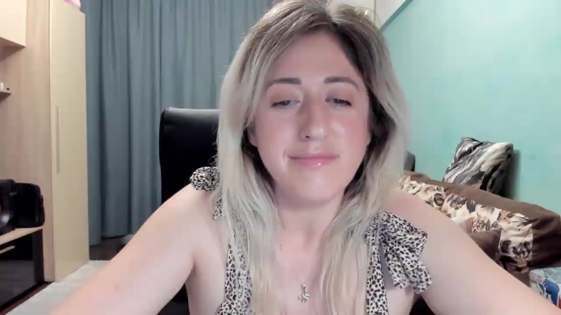 Gallery image thumbnail from SweetDelia_'s myfreecams stream on, 05/18/2026, 23:29 image 3 of 20