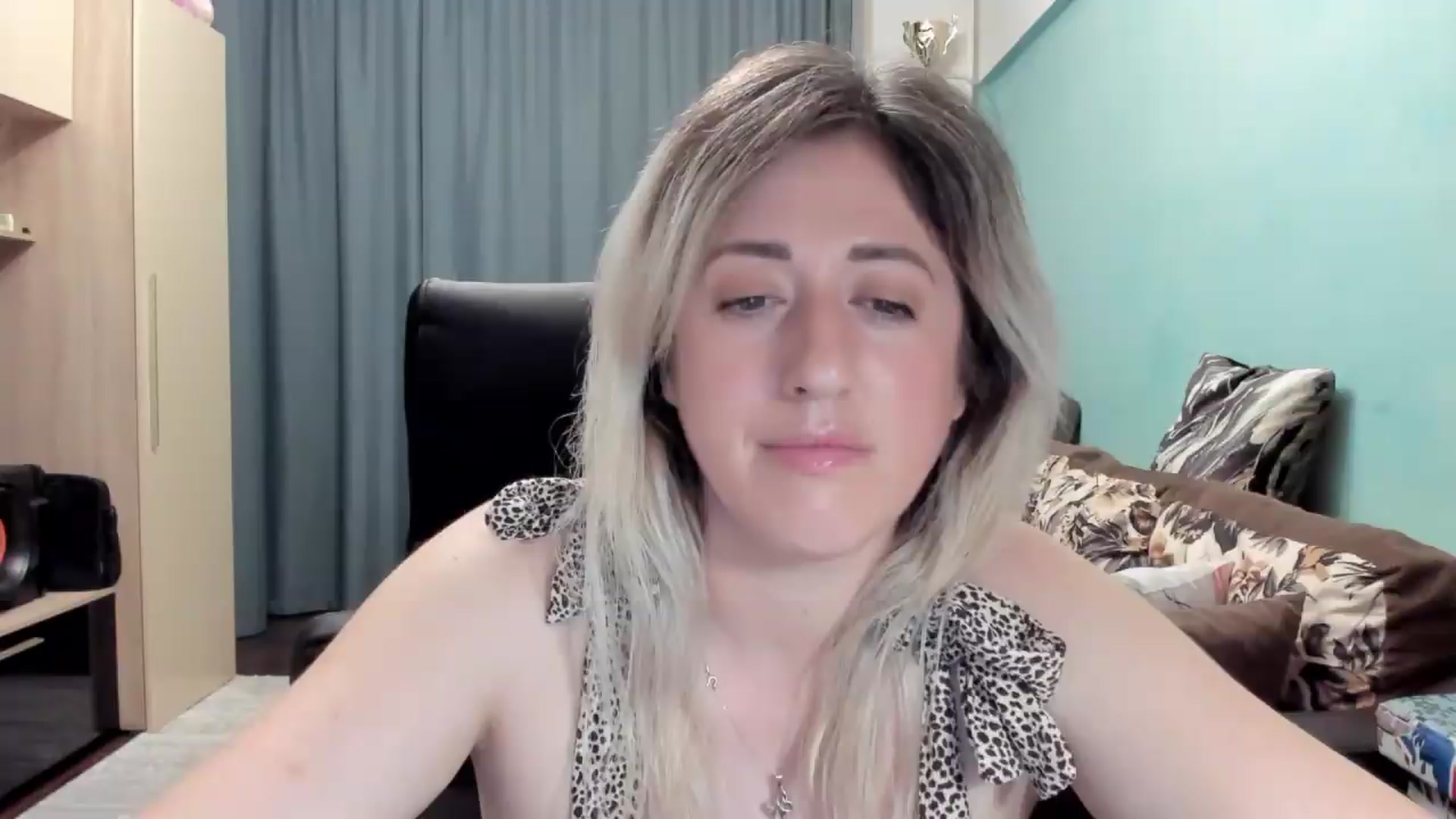 Gallery image thumbnail from SweetDelia_'s myfreecams stream on, 05/18/2026, 23:29 image 12 of 20