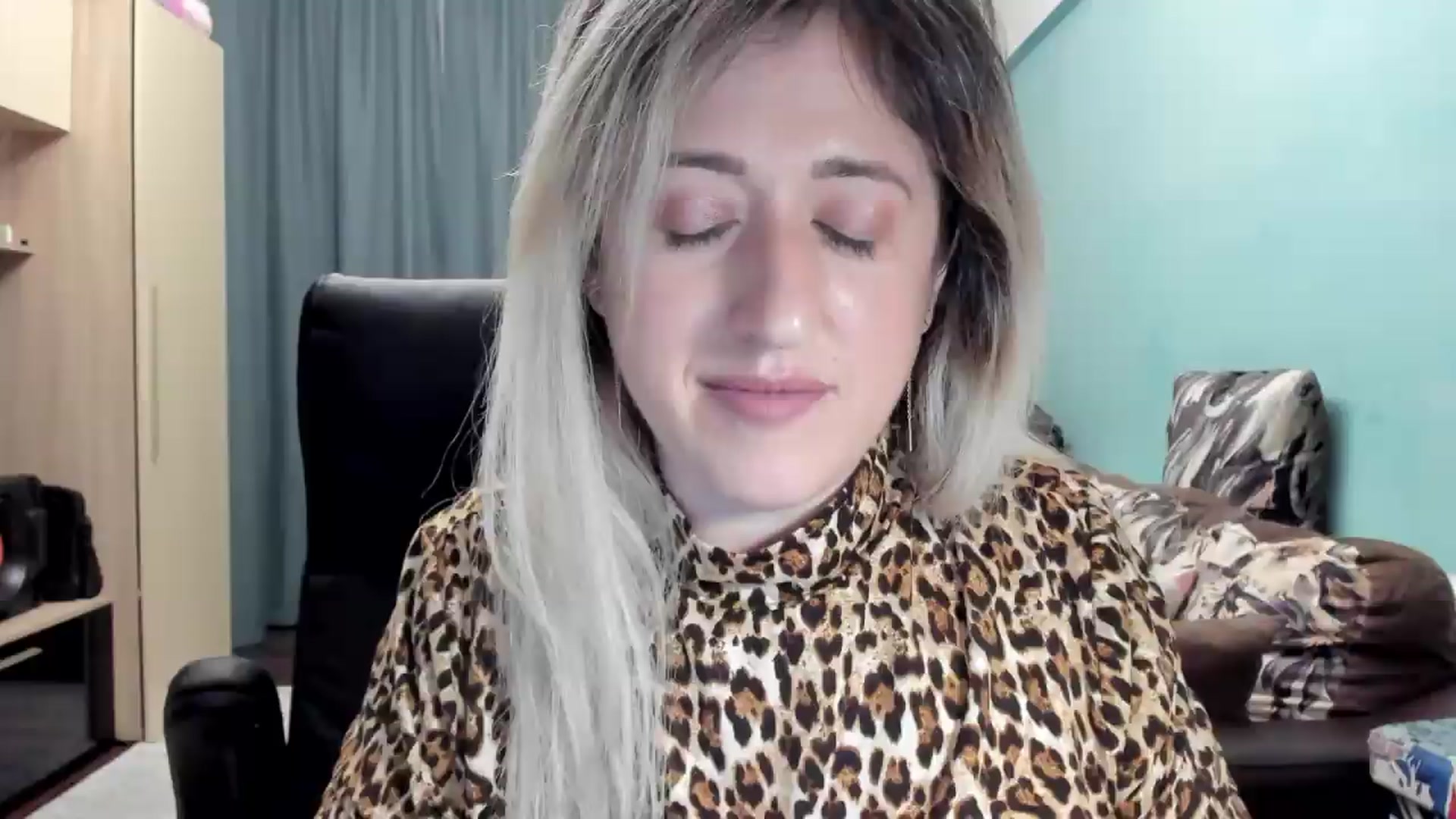Gallery image thumbnail from SweetDelia_'s myfreecams stream on, 05/22/2026, 24:55 image 11 of 20