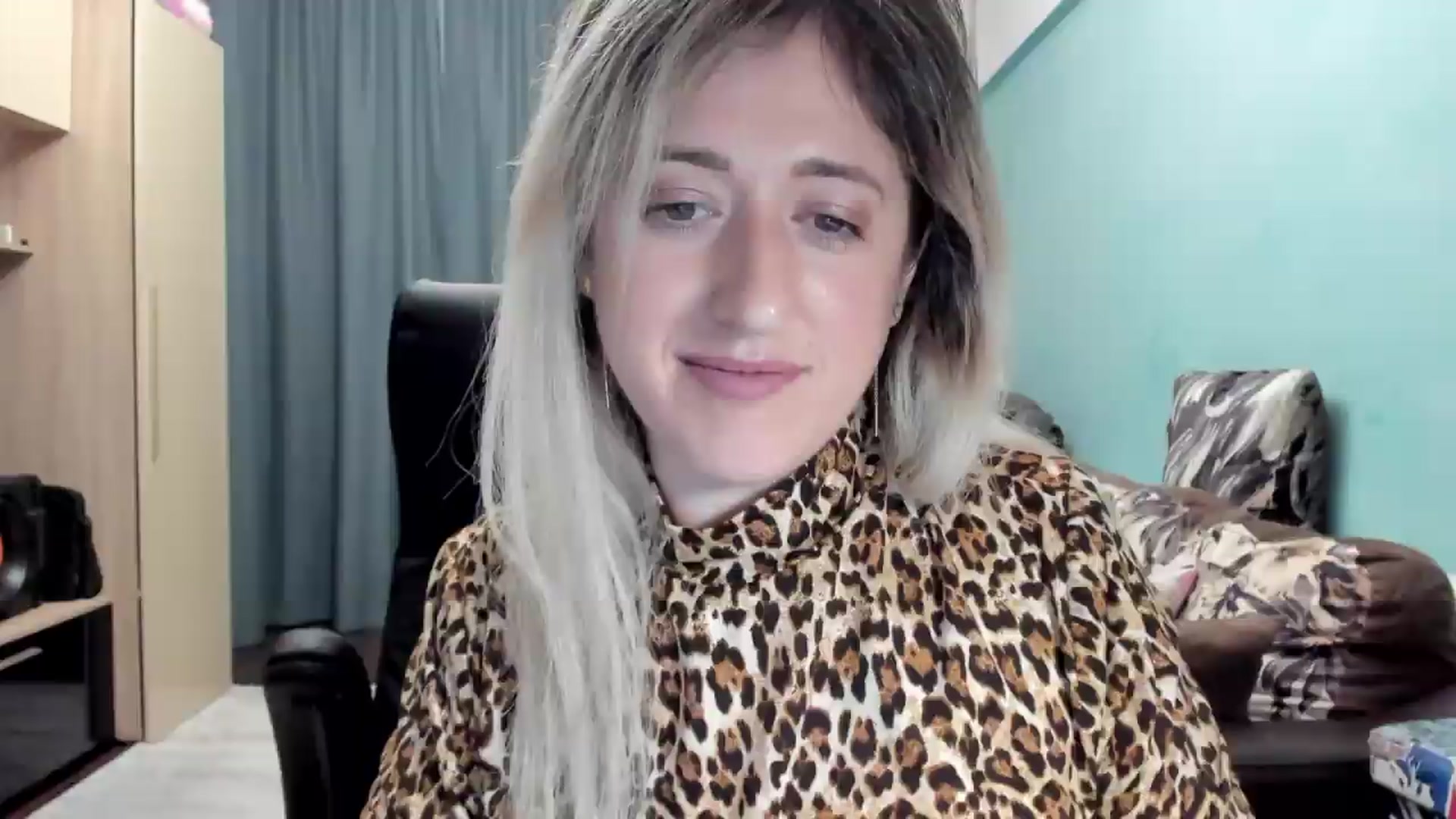 Gallery image thumbnail from SweetDelia_'s myfreecams stream on, 05/22/2026, 24:55 image 16 of 20