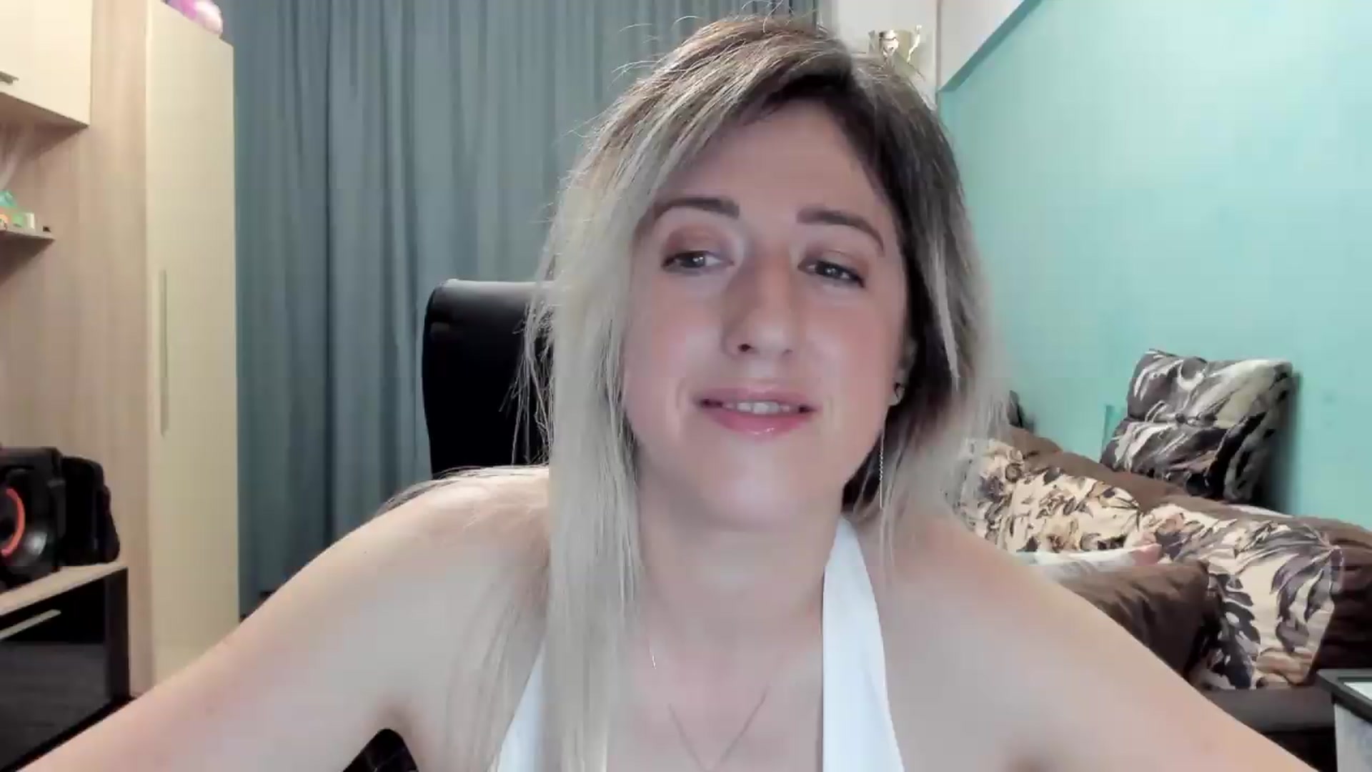 Gallery image thumbnail from SweetDelia_'s myfreecams stream on, 05/27/2026, 24:15 image 5 of 20