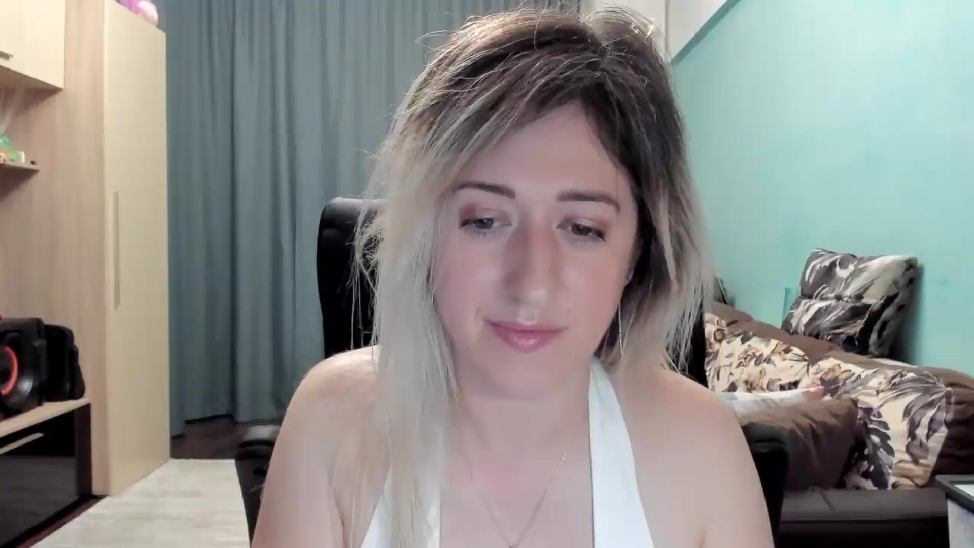 Gallery image thumbnail from SweetDelia_'s myfreecams stream on, 05/27/2026, 24:15 image 4 of 20