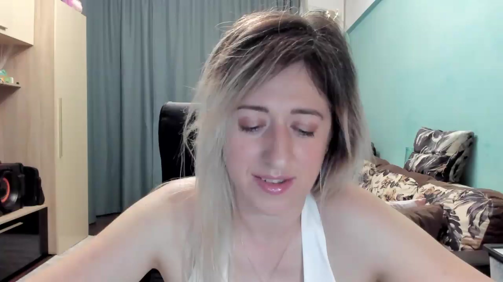 Gallery image thumbnail from SweetDelia_'s myfreecams stream on, 05/27/2026, 24:15 image 9 of 20