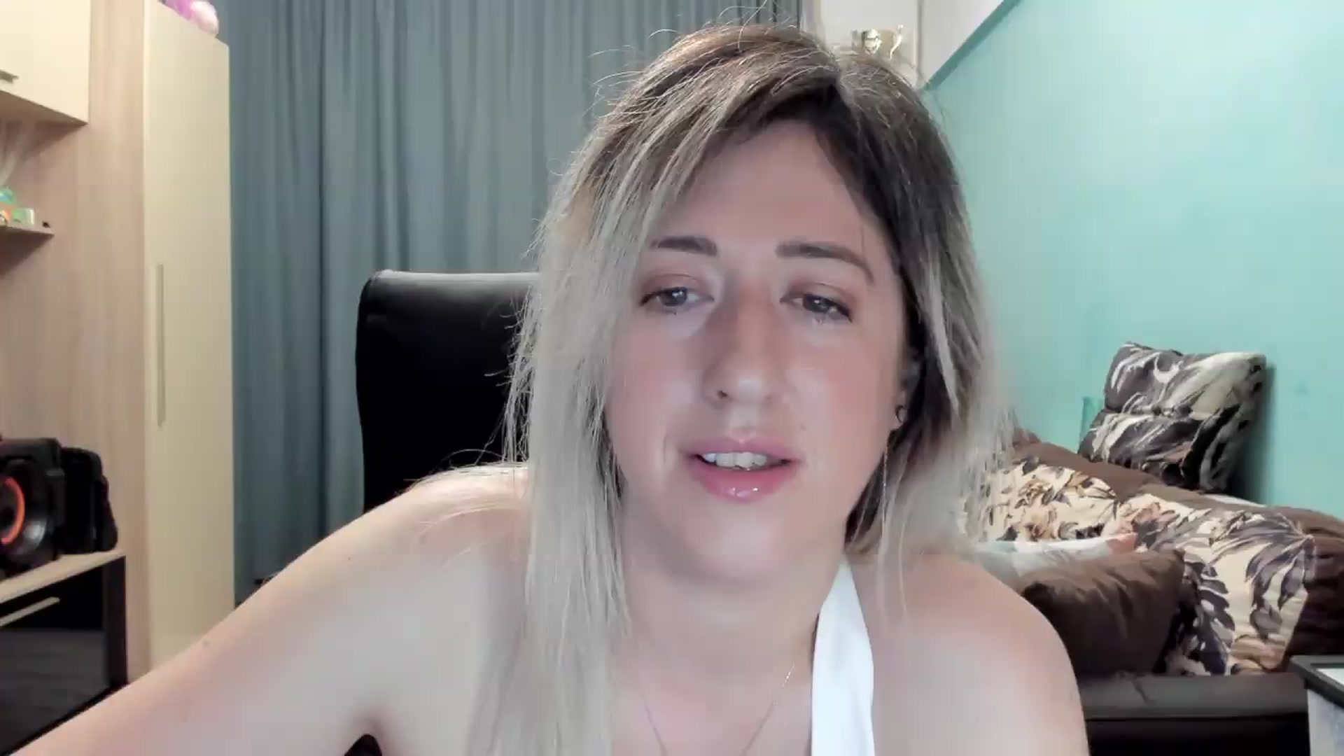 Gallery image thumbnail from SweetDelia_'s myfreecams stream on, 05/27/2026, 24:15 image 15 of 20