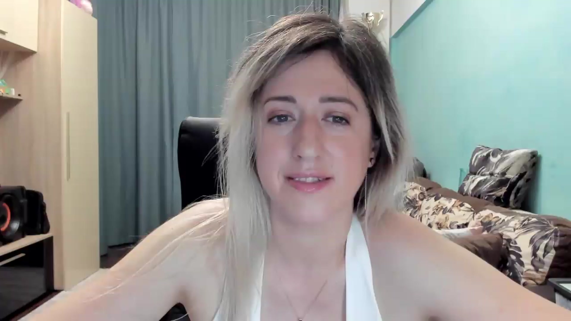 Gallery image thumbnail from SweetDelia_'s myfreecams stream on, 05/27/2026, 24:15 image 1 of 20