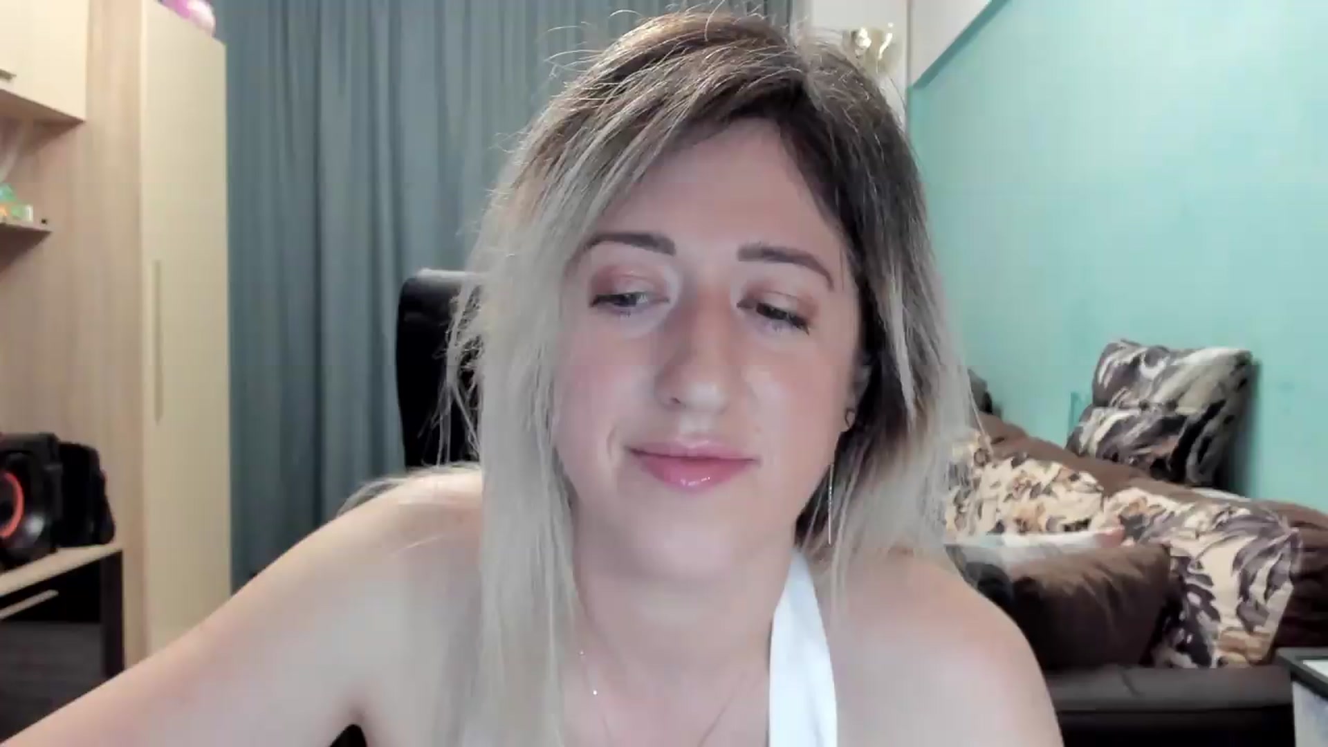 Gallery image thumbnail from SweetDelia_'s myfreecams stream on, 05/27/2026, 24:15 image 11 of 20